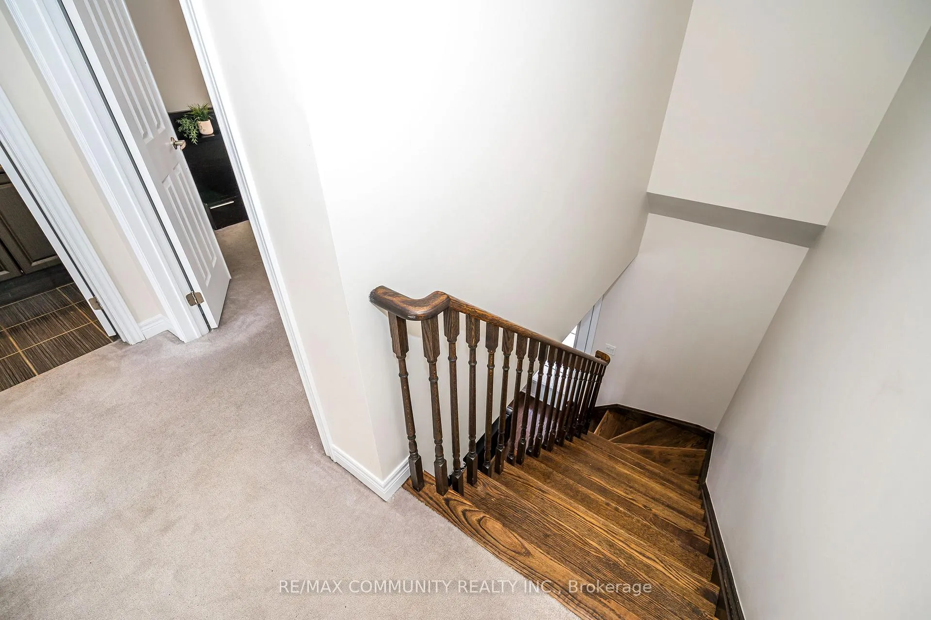 Photo 16 of 18 Cooperage Lane, Ajax, Central East — HOMEH