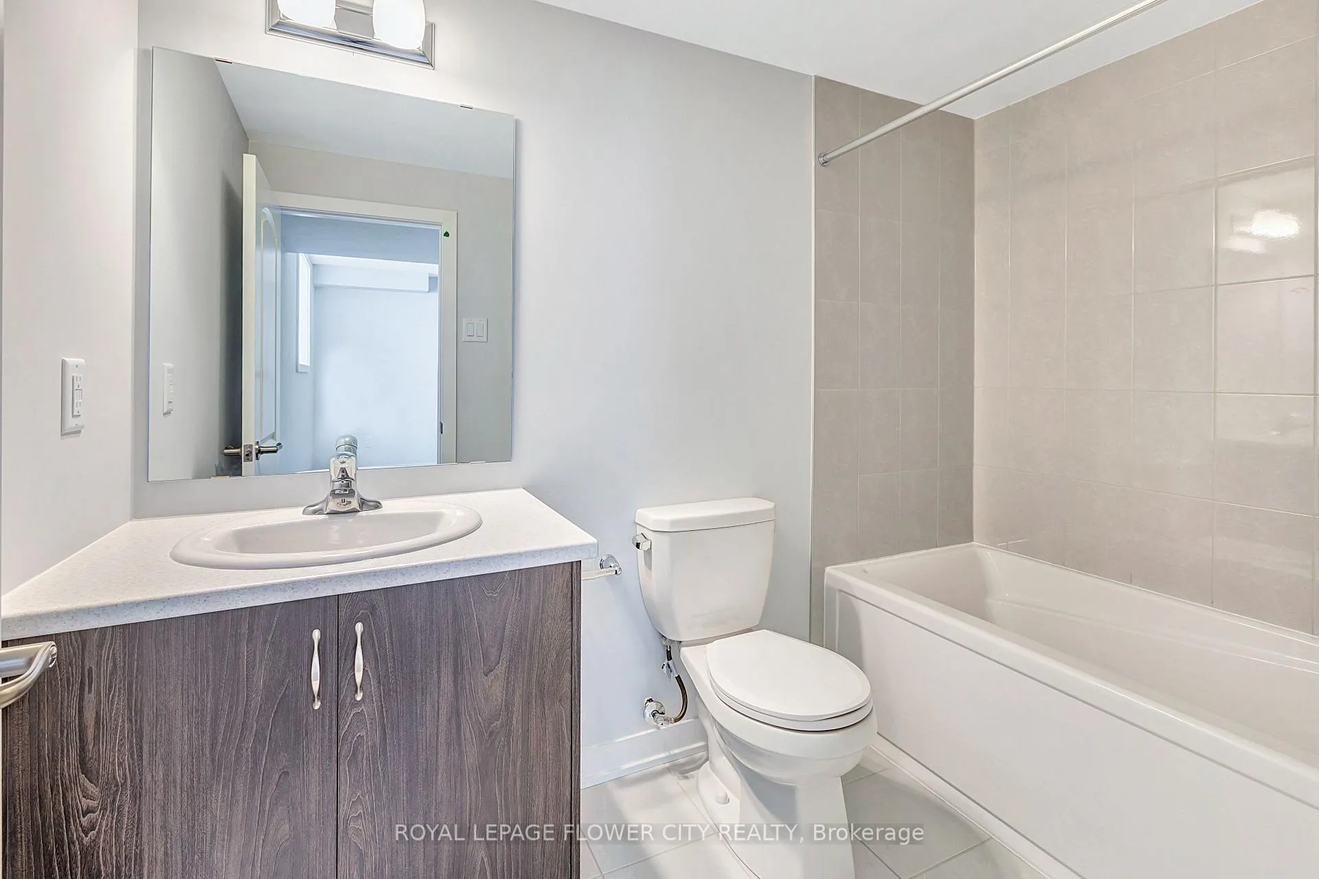 Photo 15 of 404 Patrick Street, North Grenville, North Grenville Twp (Kemptville South) — HOMEH