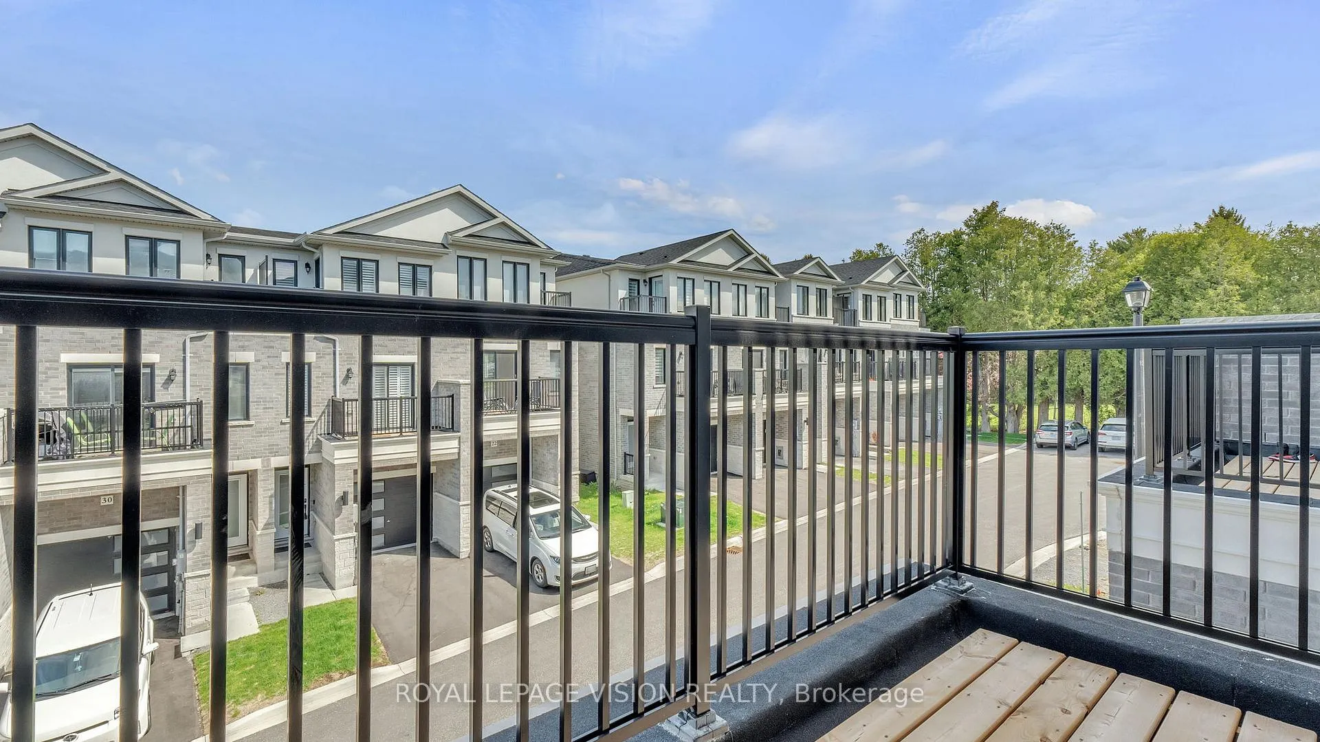 Photo 34 of 23 Gerry Henry Lane, Clarington, Courtice — HOMEH