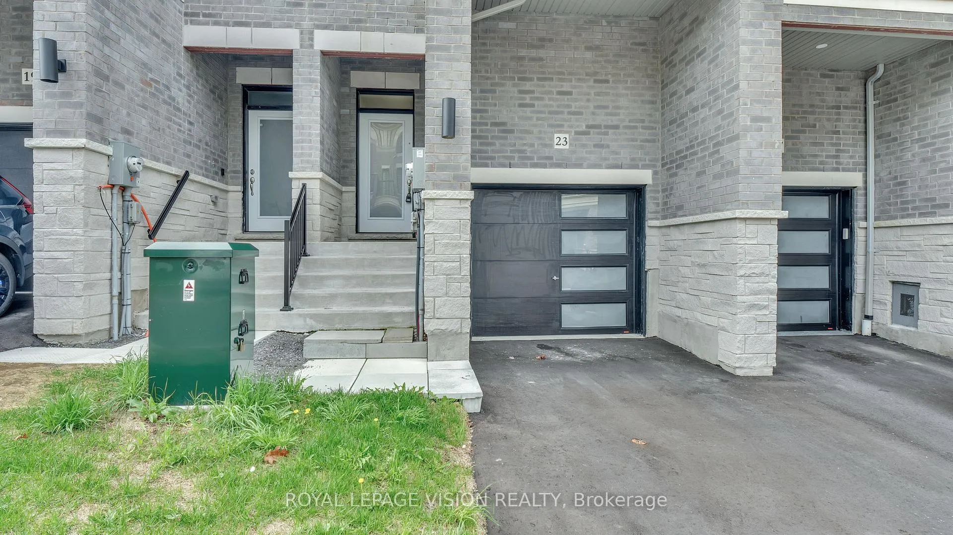 Photo 35 of 23 Gerry Henry Lane, Clarington, Courtice — HOMEH