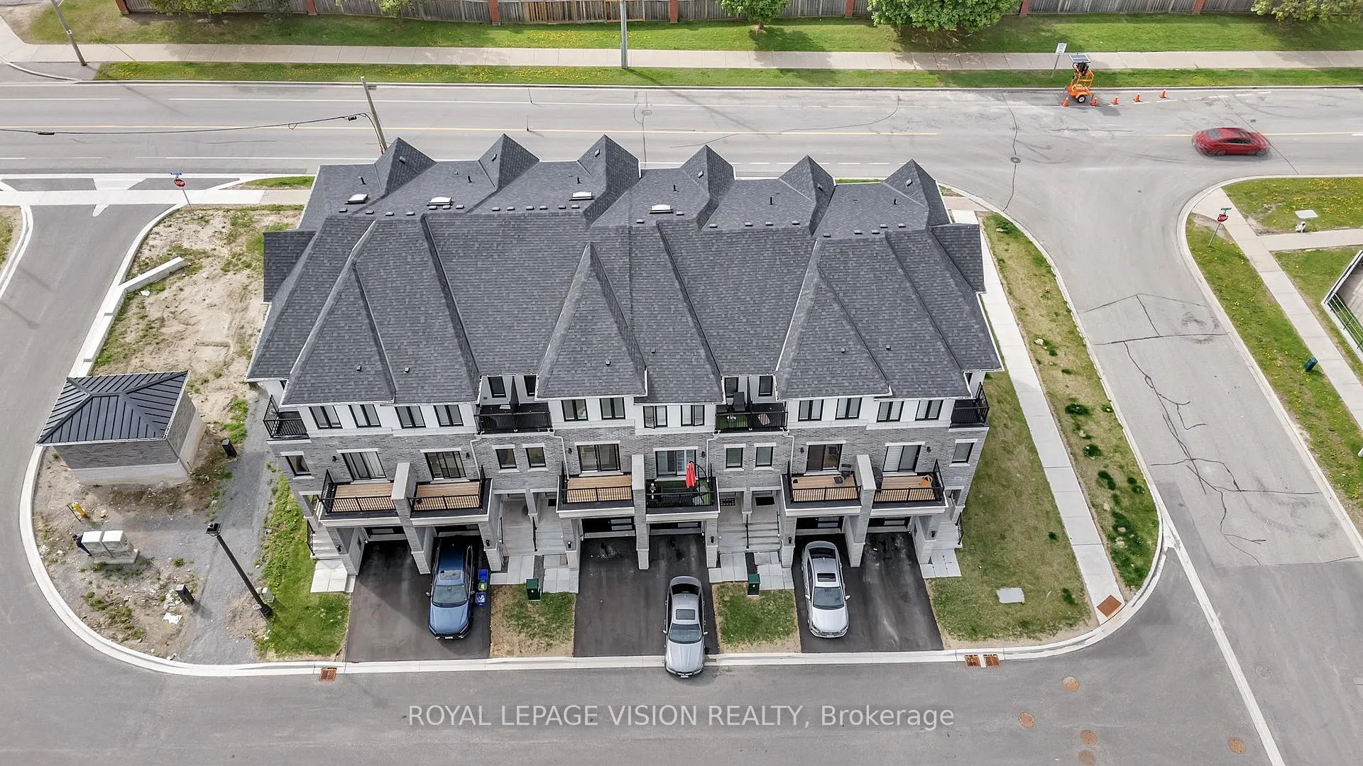 Photo 40 of 23 Gerry Henry Lane, Clarington, Courtice — HOMEH