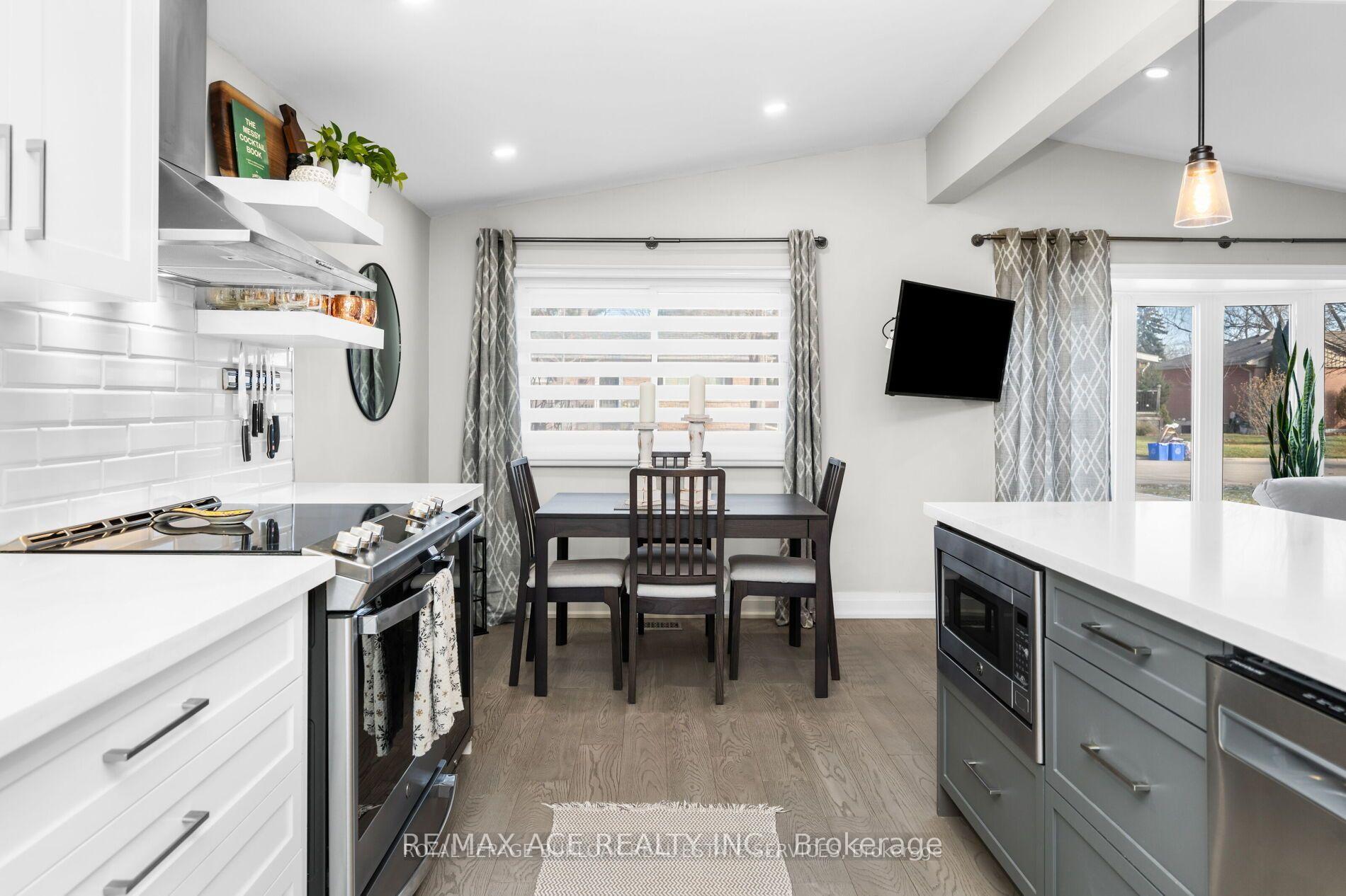 Photo 11 of 412 Norrie Crescent, Burlington, Appleby — HOMEH