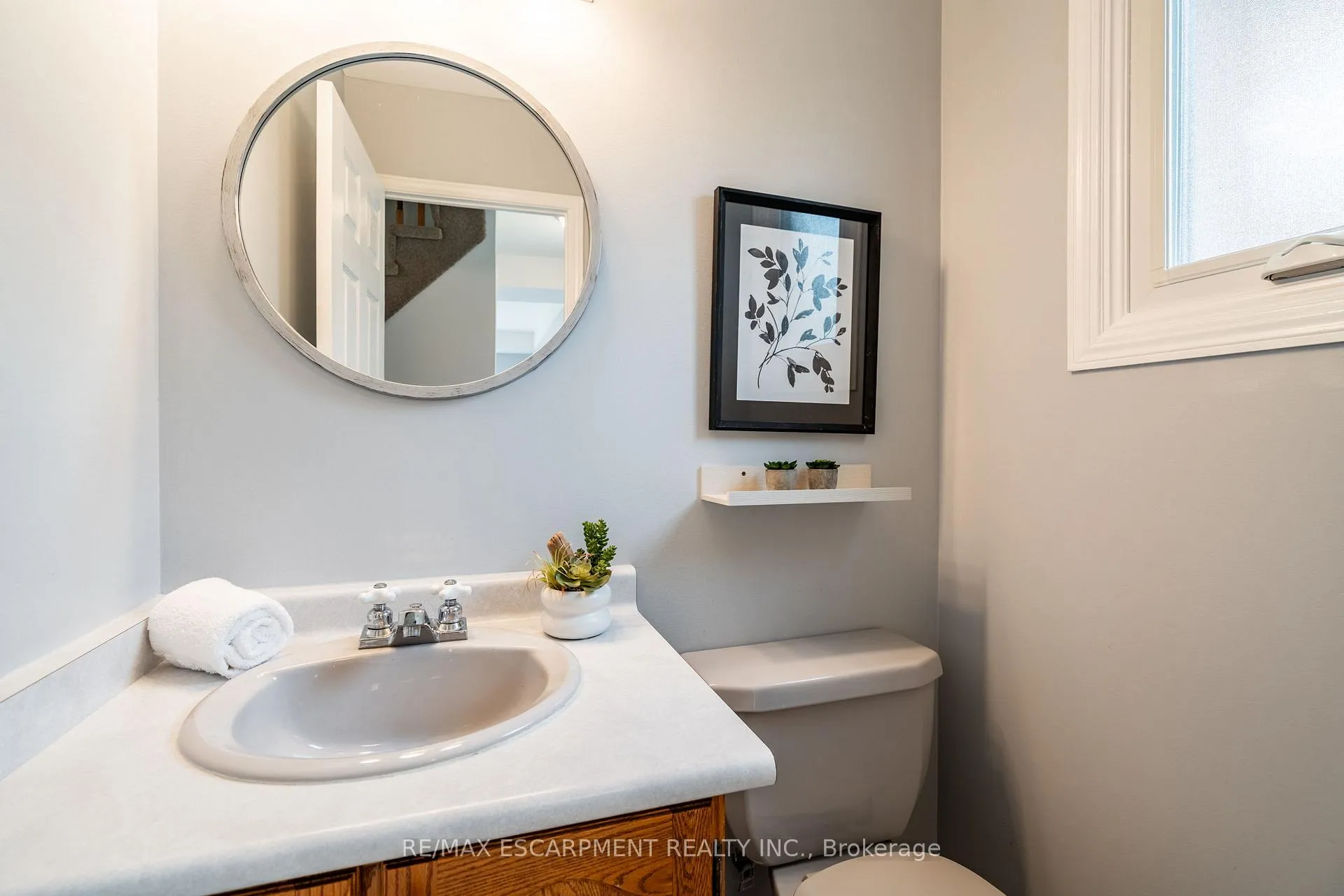 Photo 15 of 11 Pecan Court, Hamilton, Stoney Creek — HOMEH