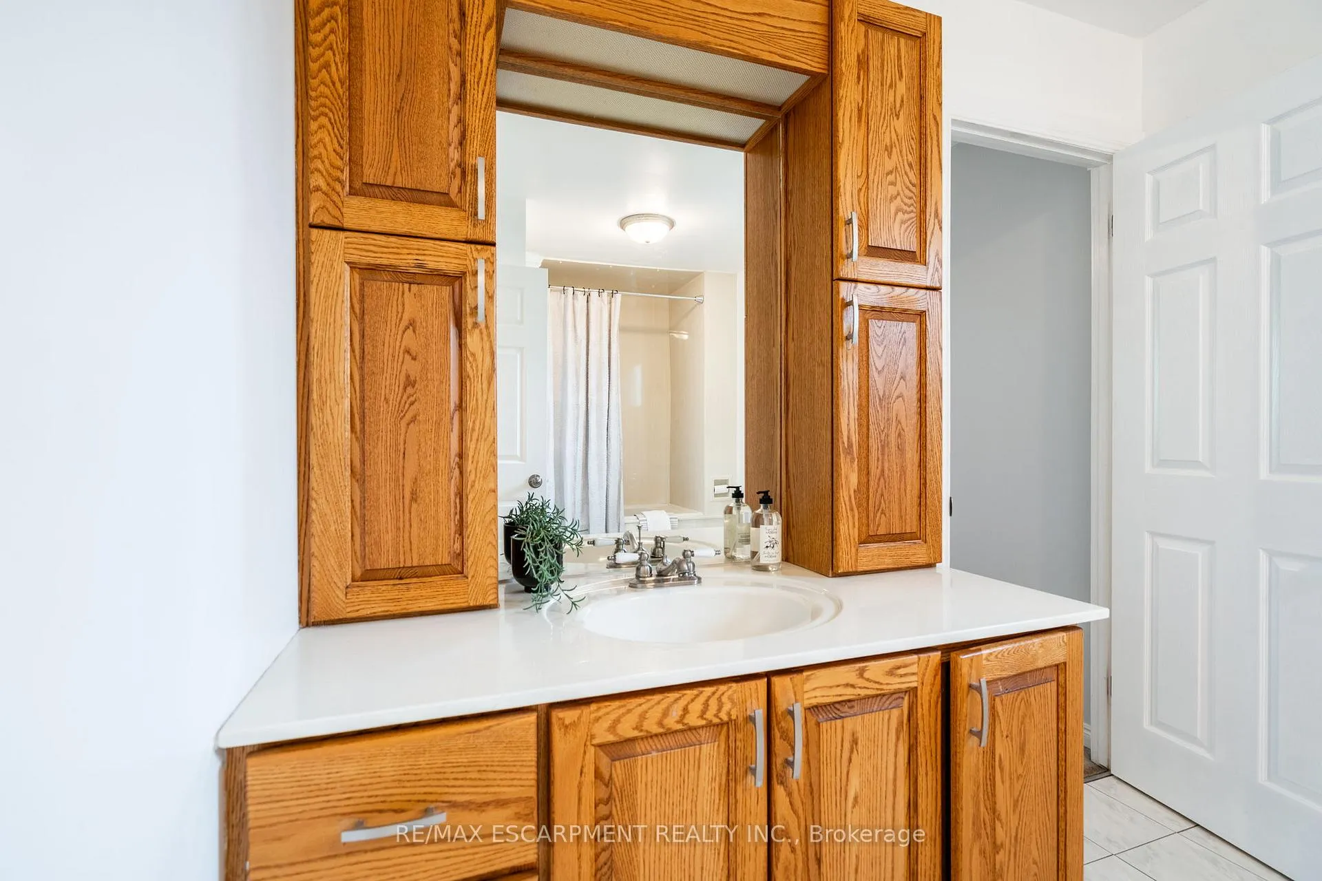 Photo 20 of 11 Pecan Court, Hamilton, Stoney Creek — HOMEH