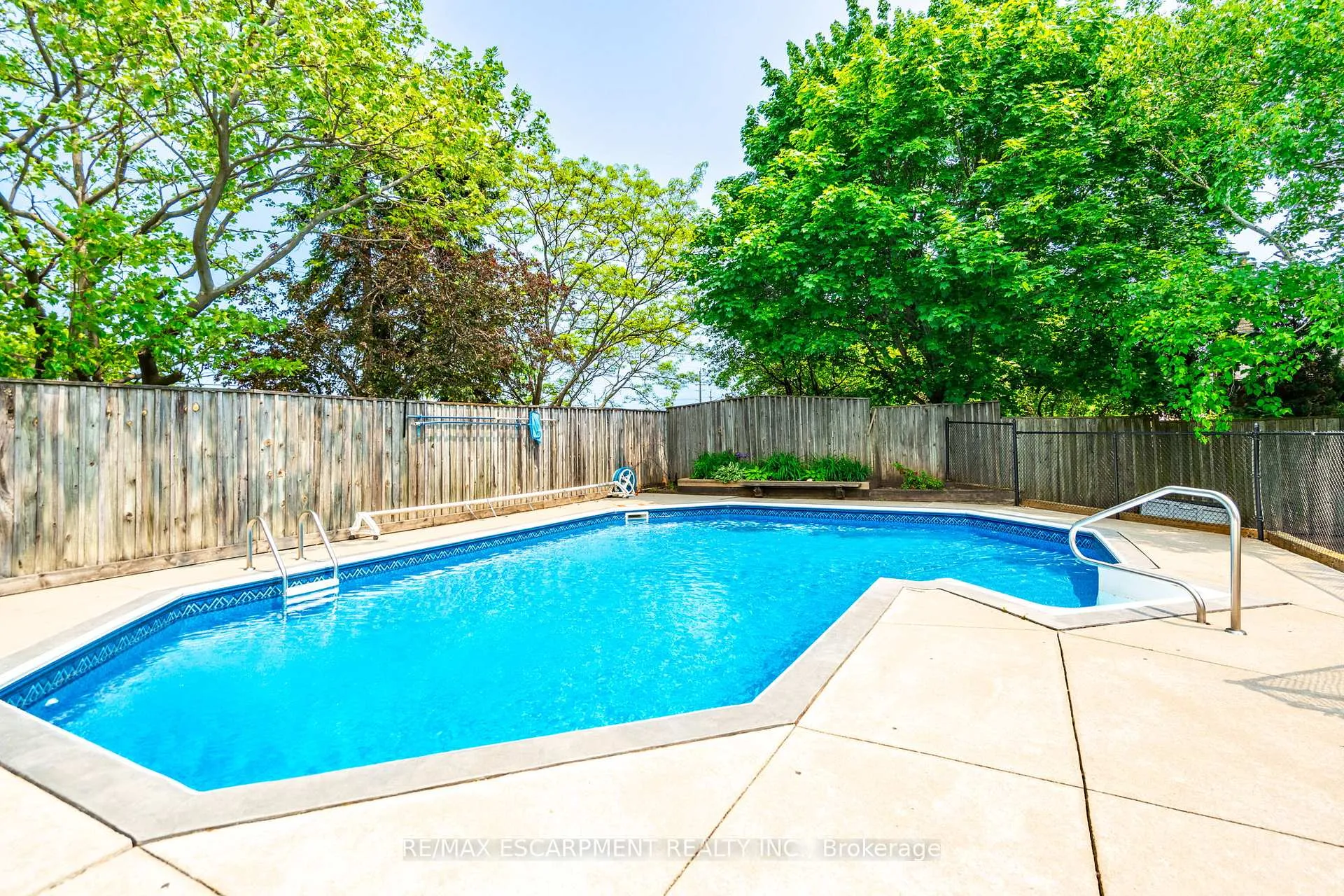 Photo 34 of 11 Pecan Court, Hamilton, Stoney Creek — HOMEH