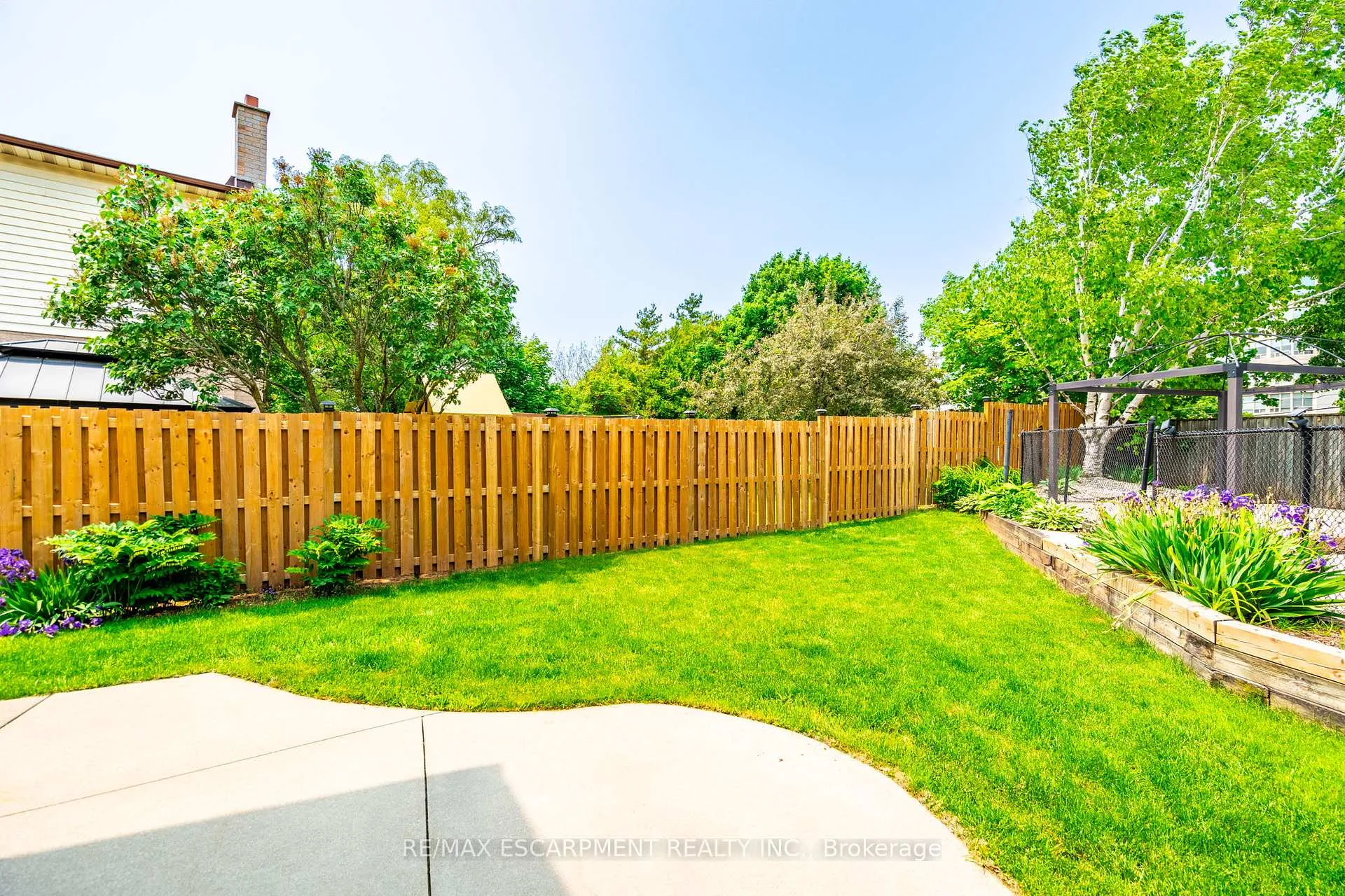 Photo 39 of 11 Pecan Court, Hamilton, Stoney Creek — HOMEH