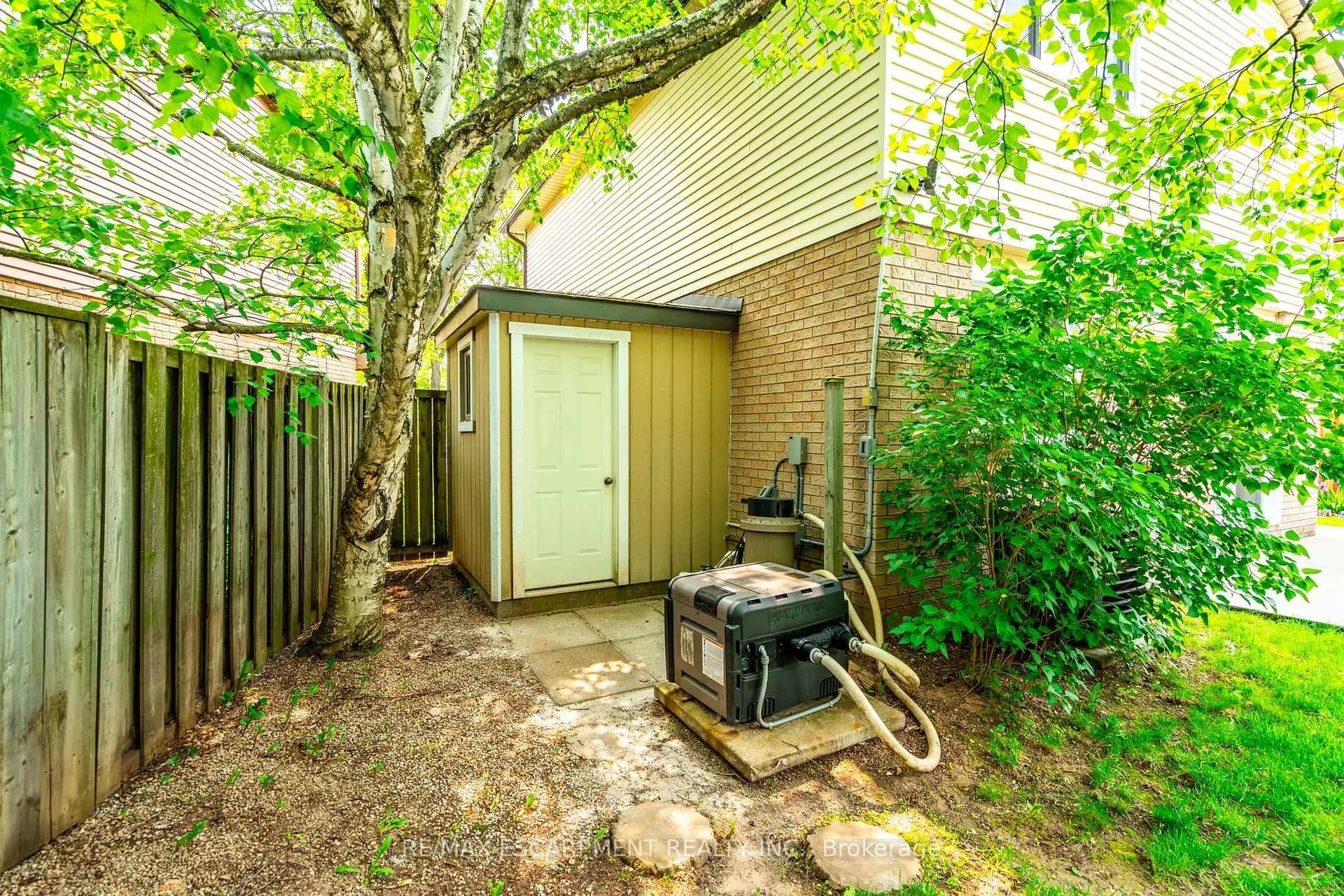 Photo 41 of 11 Pecan Court, Hamilton, Stoney Creek — HOMEH