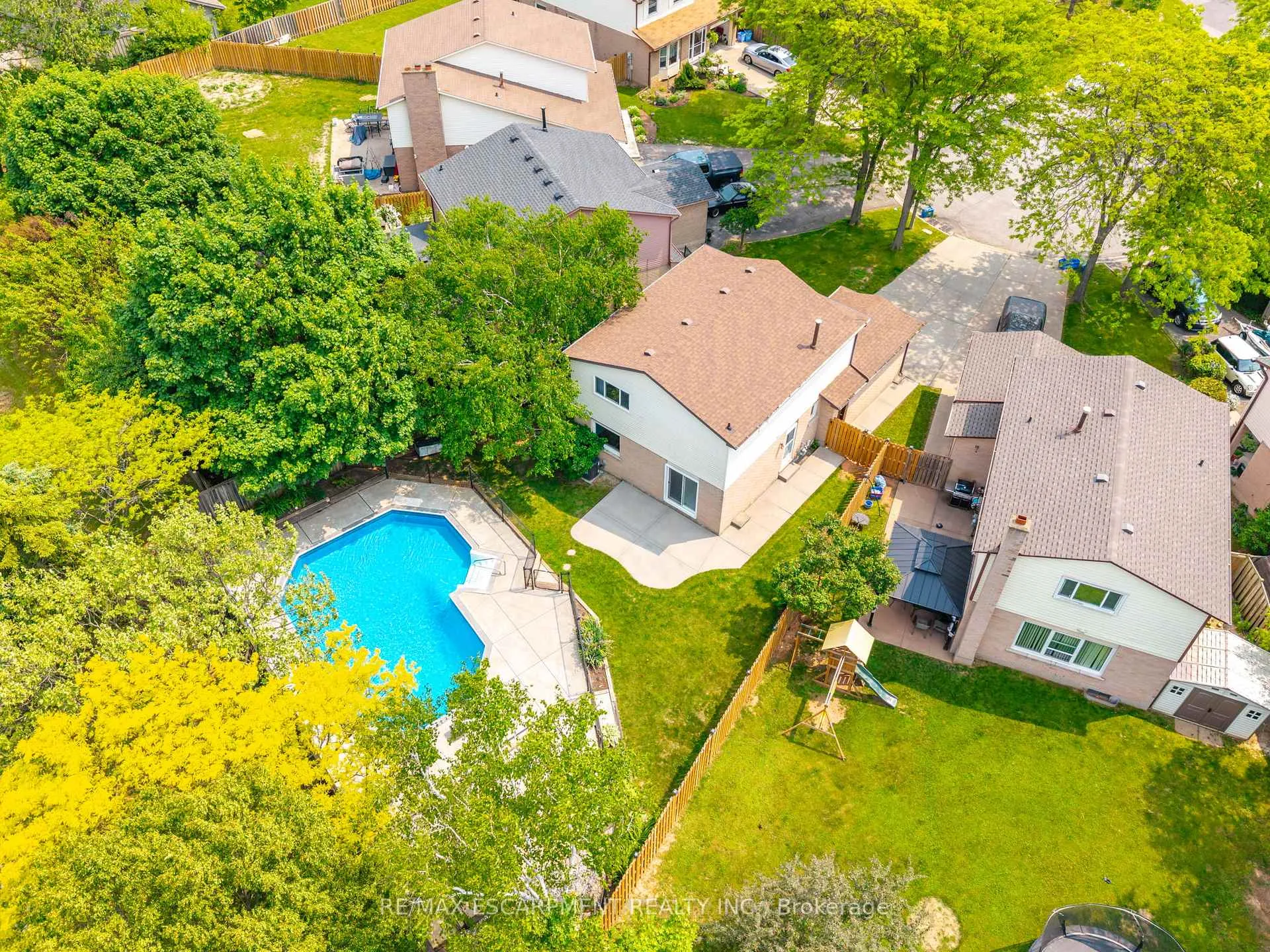 Photo 43 of 11 Pecan Court, Hamilton, Stoney Creek — HOMEH