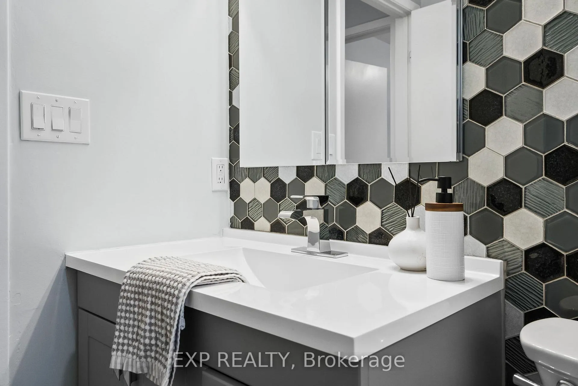 Photo 27 of 25 Erindale Drive, Erin — HOMEH