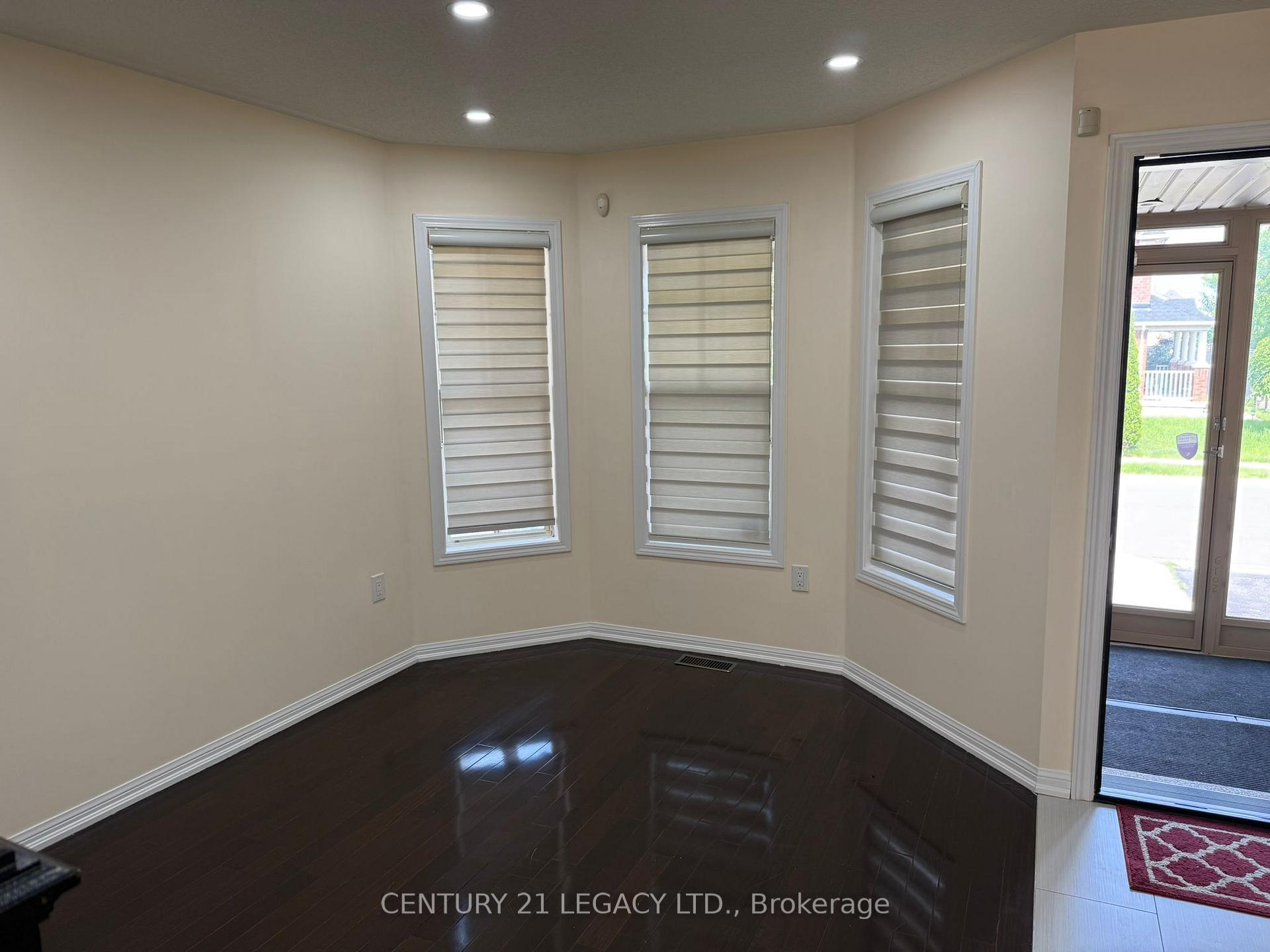 Photo 2 of 190 Owlridge Drive, Brampton, Credit Valley — HOMEH