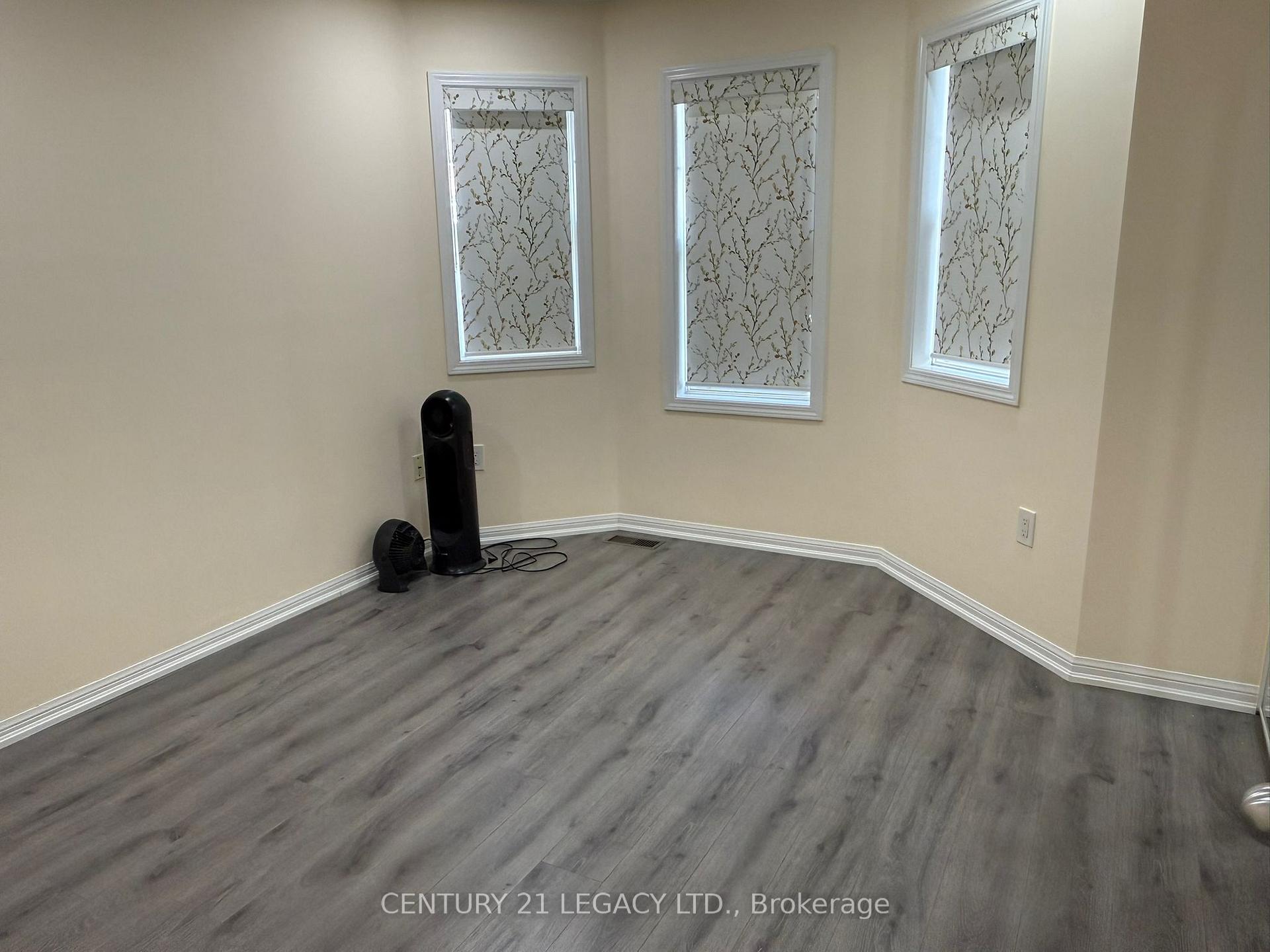 Photo 8 of 190 Owlridge Drive, Brampton, Credit Valley — HOMEH