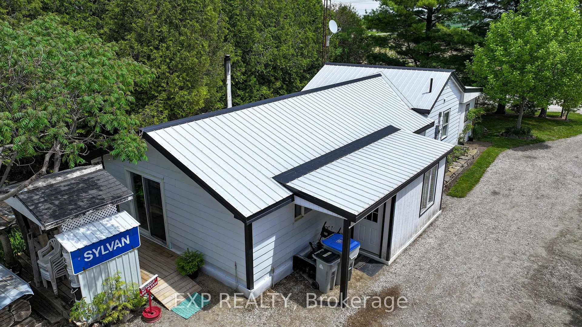 Photo 3 of 32207 Sylvan Road, North Middlesex, Sylvan — HOMEH