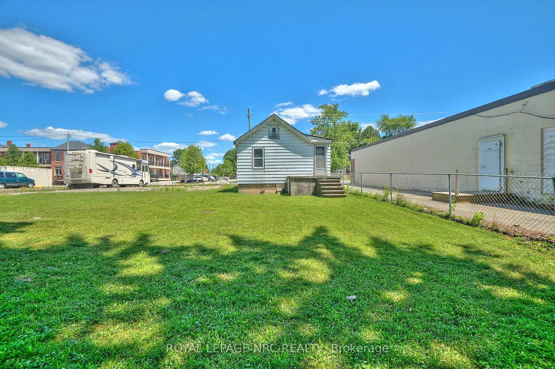Photo 9 of 8247 Willoughby Drive, Niagara Falls, Chippawa — HOMEH