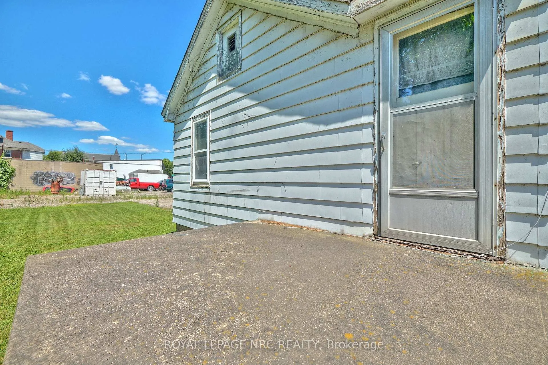 Photo 10 of 8247 Willoughby Drive, Niagara Falls, Chippawa — HOMEH