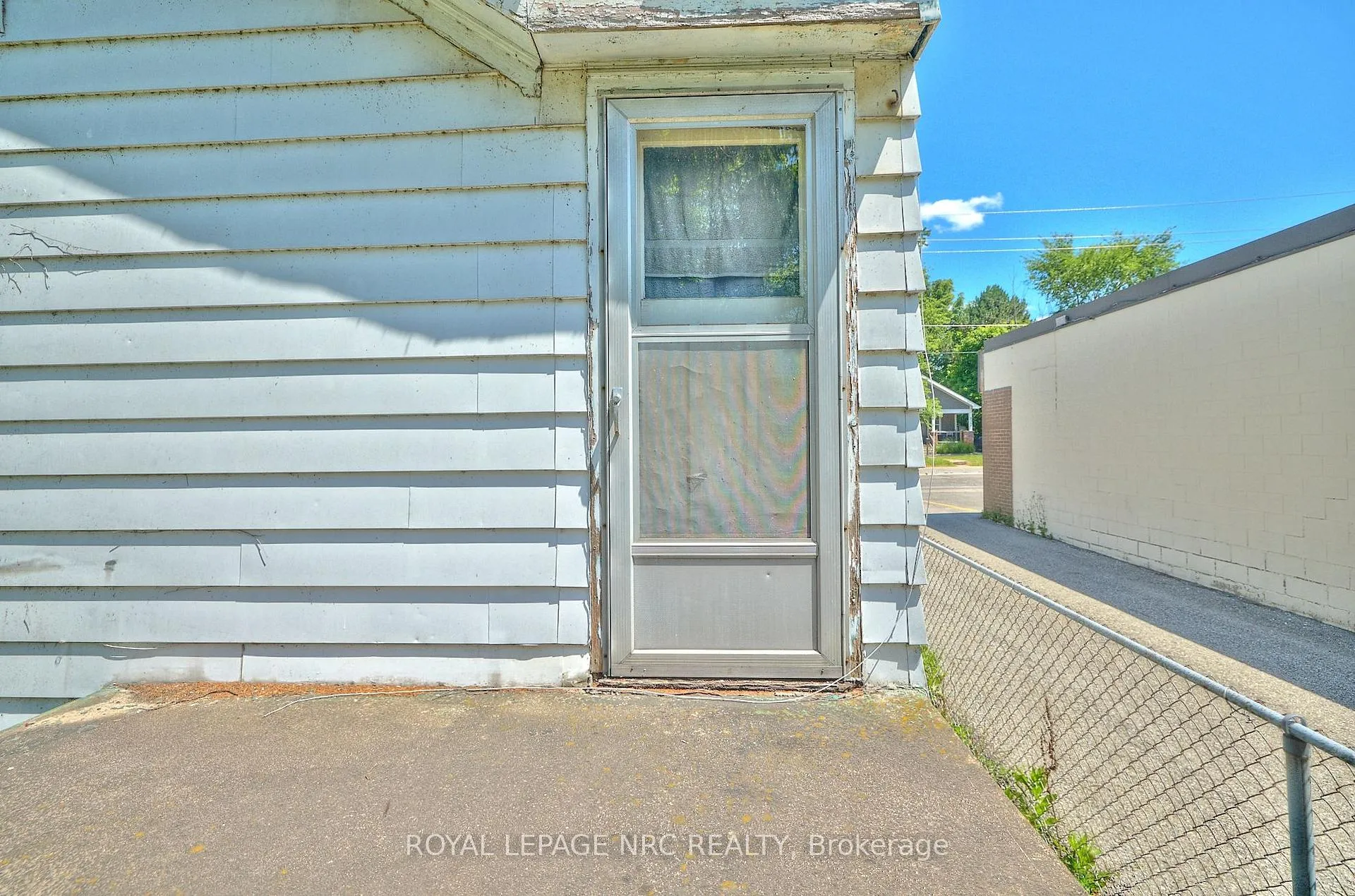 Photo 11 of 8247 Willoughby Drive, Niagara Falls, Chippawa — HOMEH