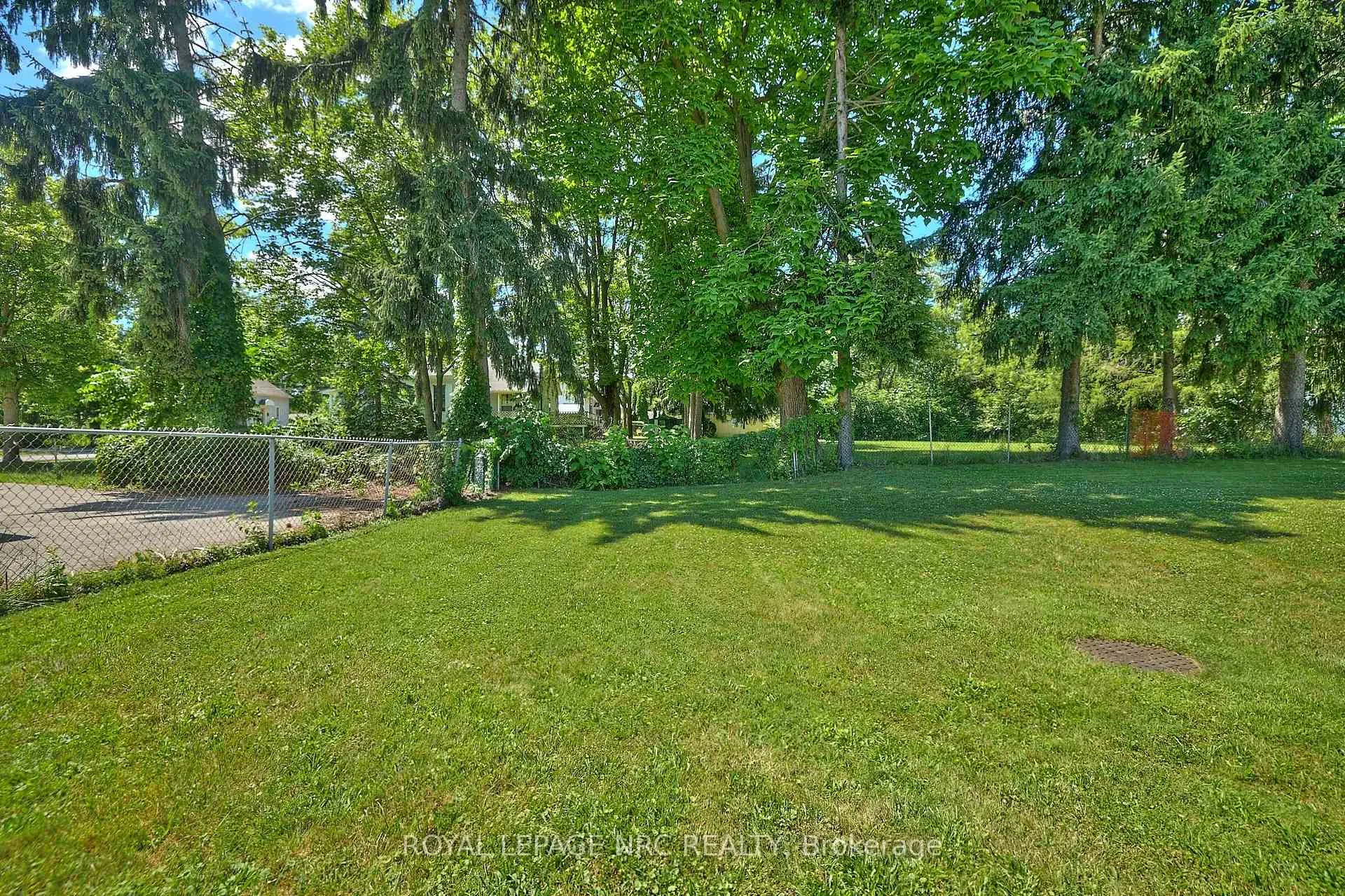 Photo 12 of 8247 Willoughby Drive, Niagara Falls, Chippawa — HOMEH