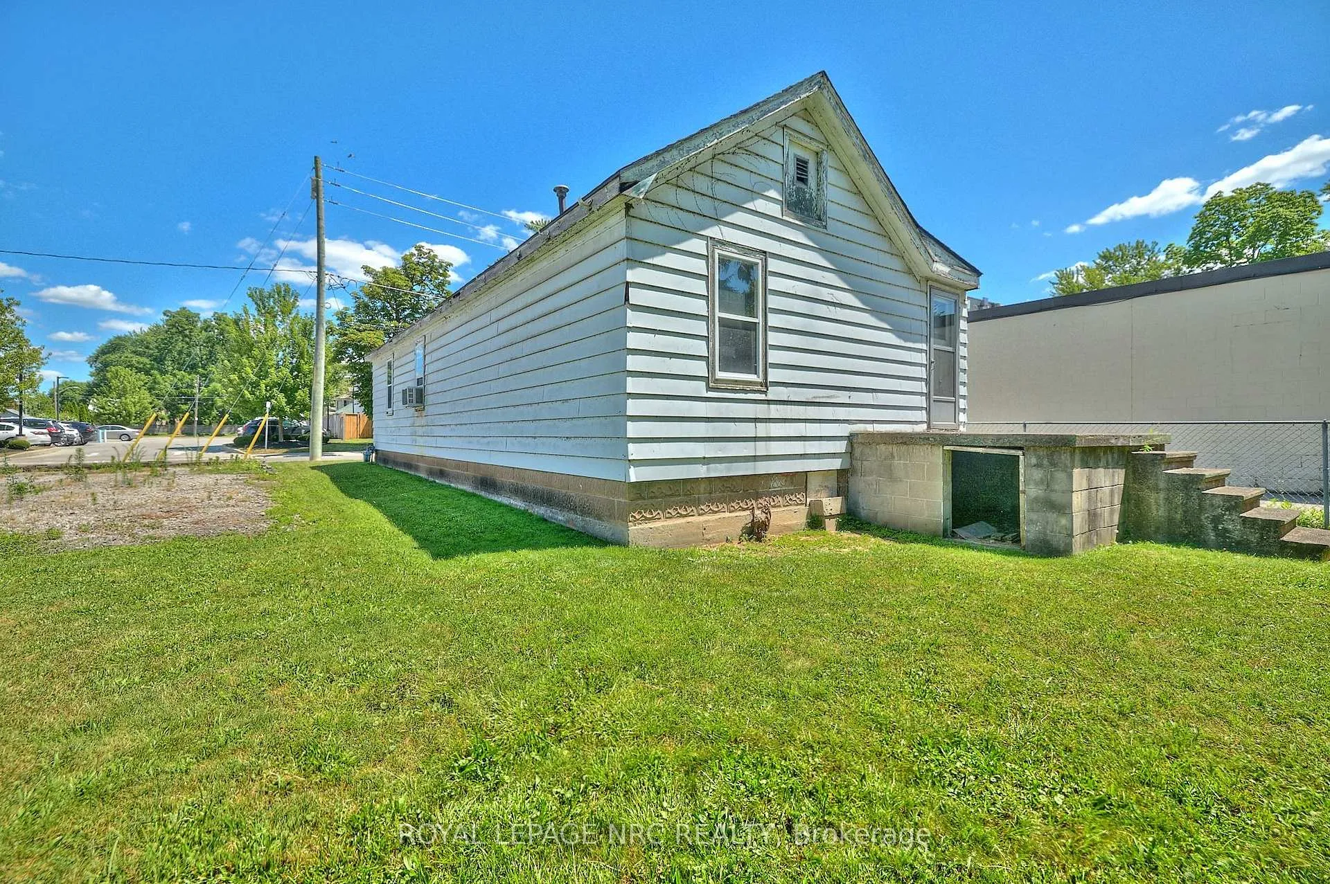 Photo 14 of 8247 Willoughby Drive, Niagara Falls, Chippawa — HOMEH