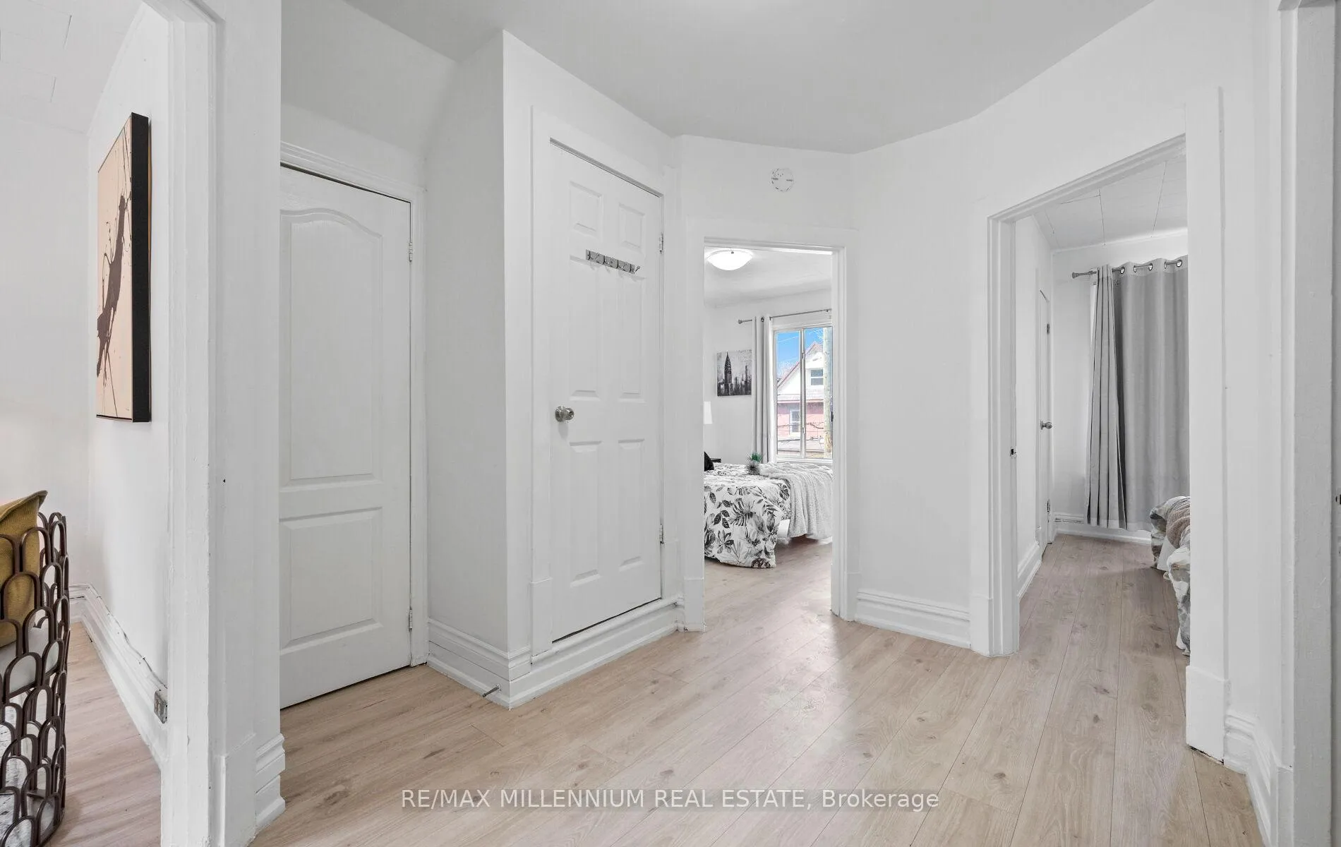 Photo 3 of 10 Rutherford Avenue, Hamilton, St. Clair — HOMEH