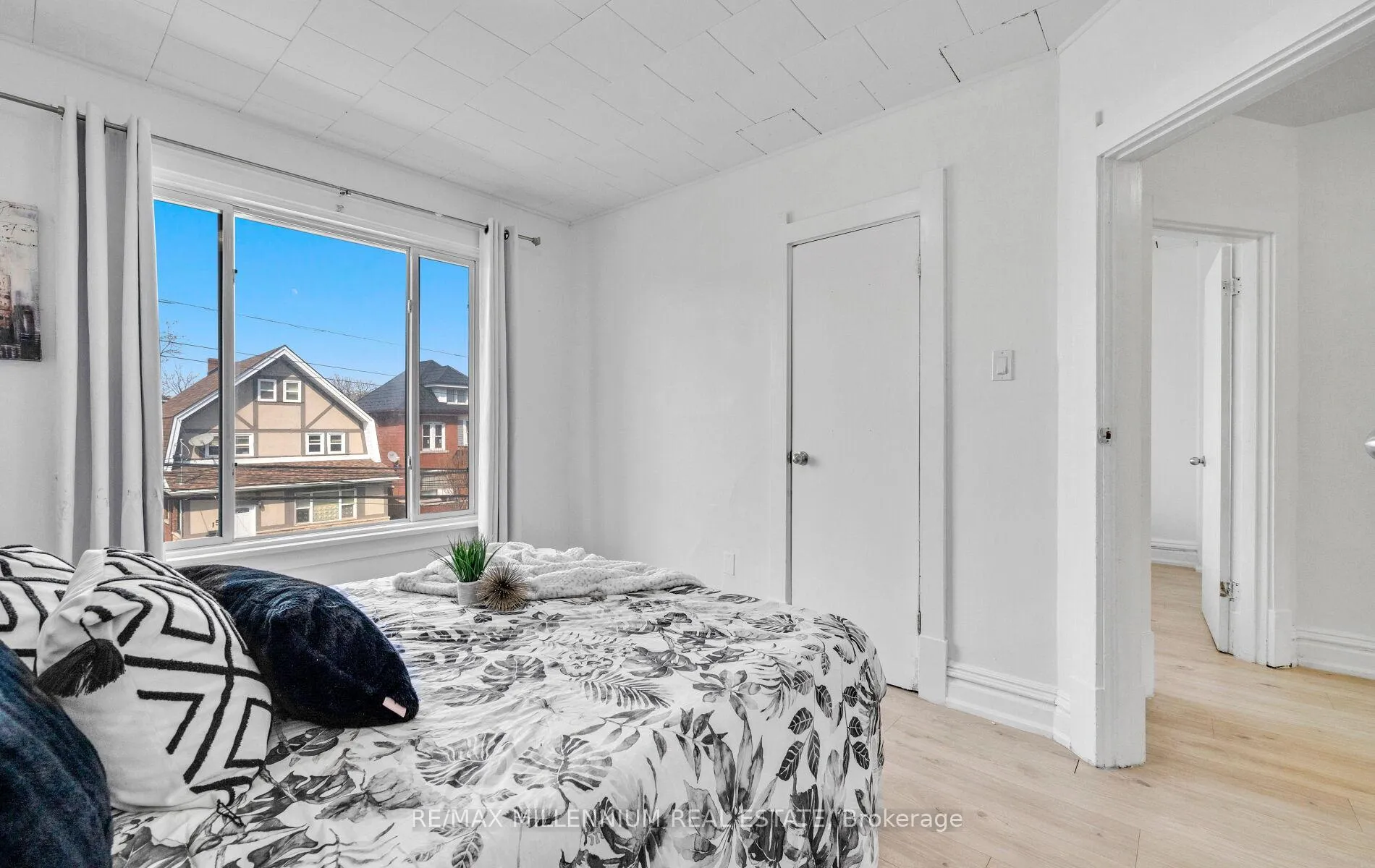 Photo 13 of 10 Rutherford Avenue, Hamilton, St. Clair — HOMEH