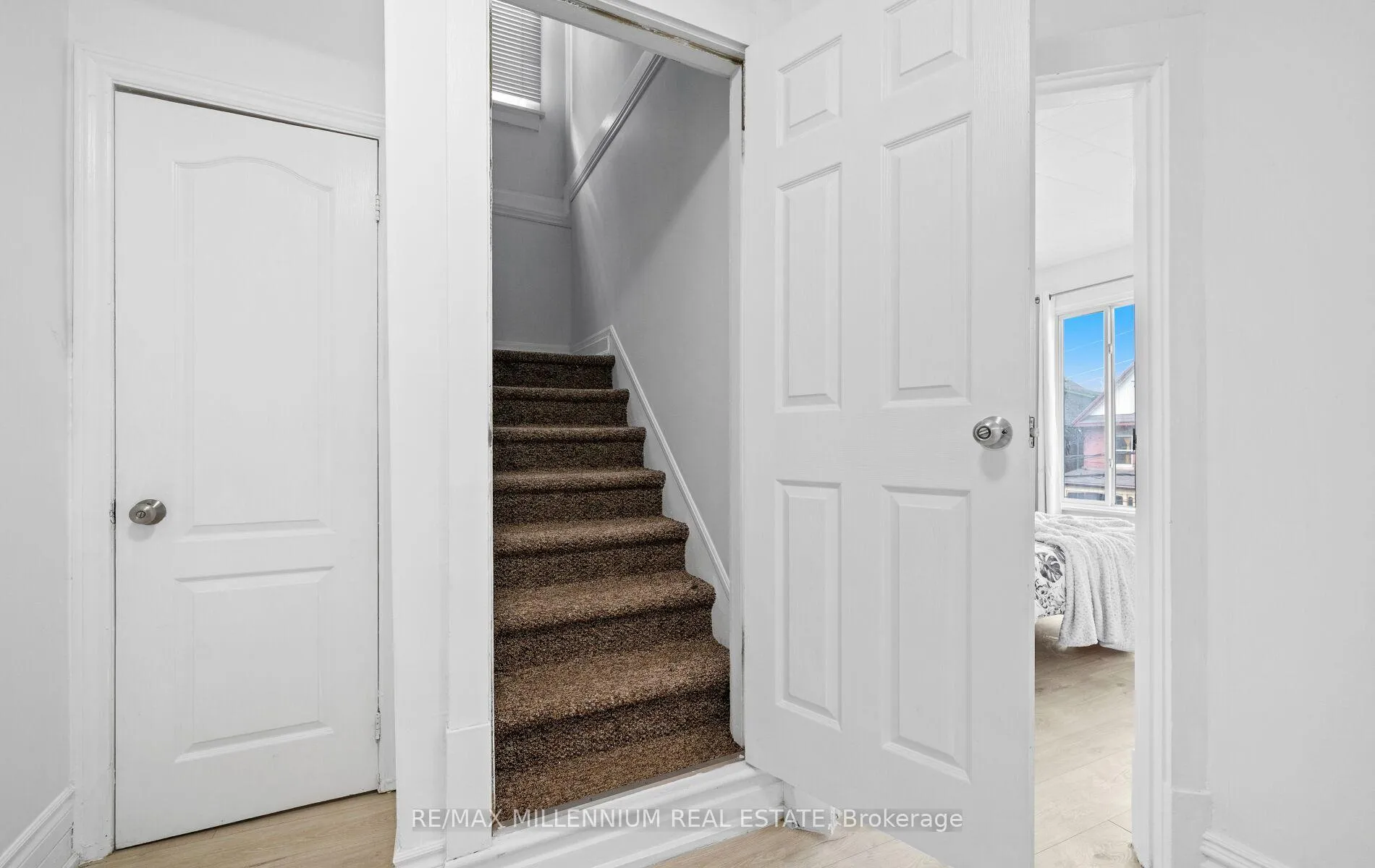 Photo 17 of 10 Rutherford Avenue, Hamilton, St. Clair — HOMEH