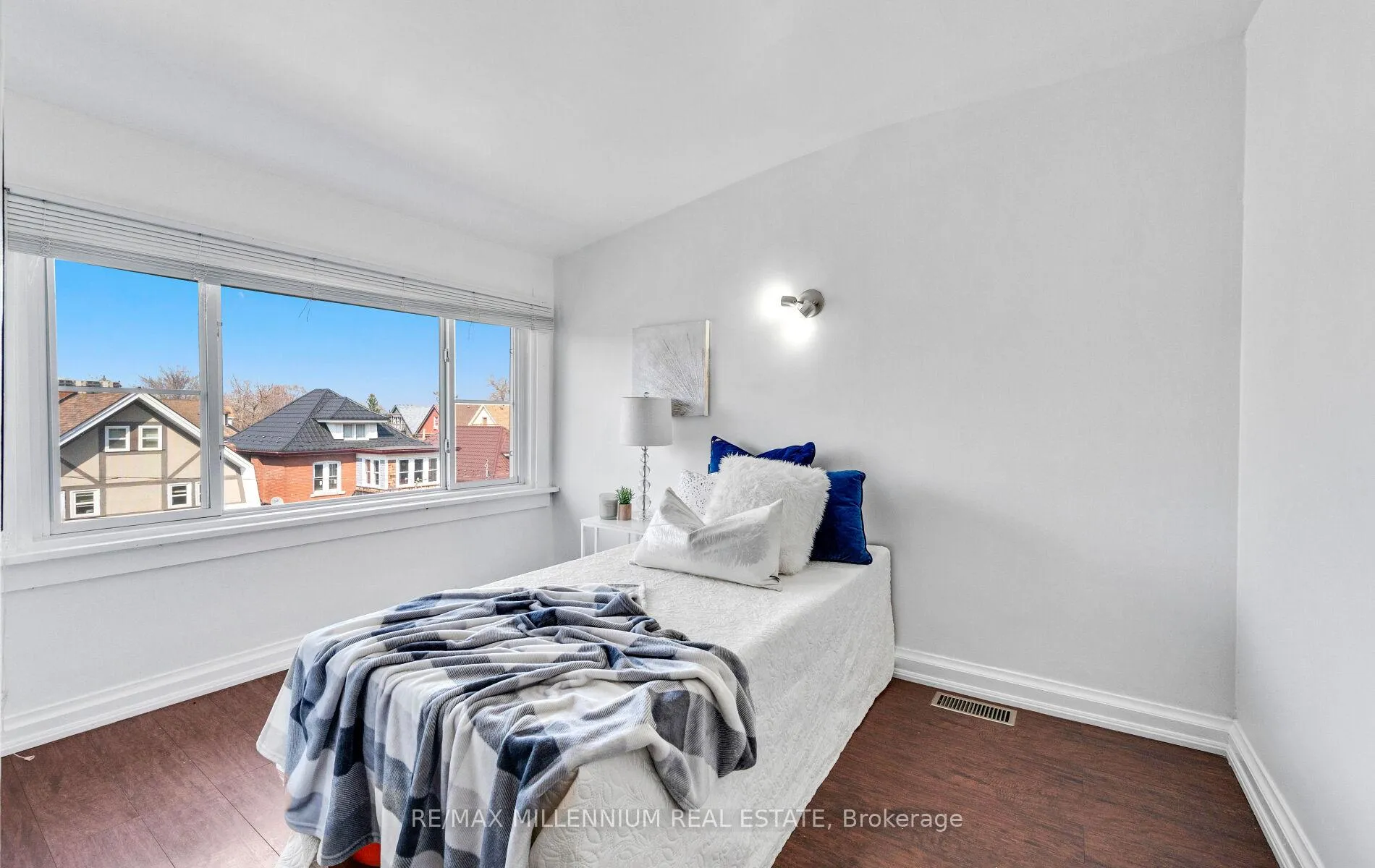 Photo 21 of 10 Rutherford Avenue, Hamilton, St. Clair — HOMEH
