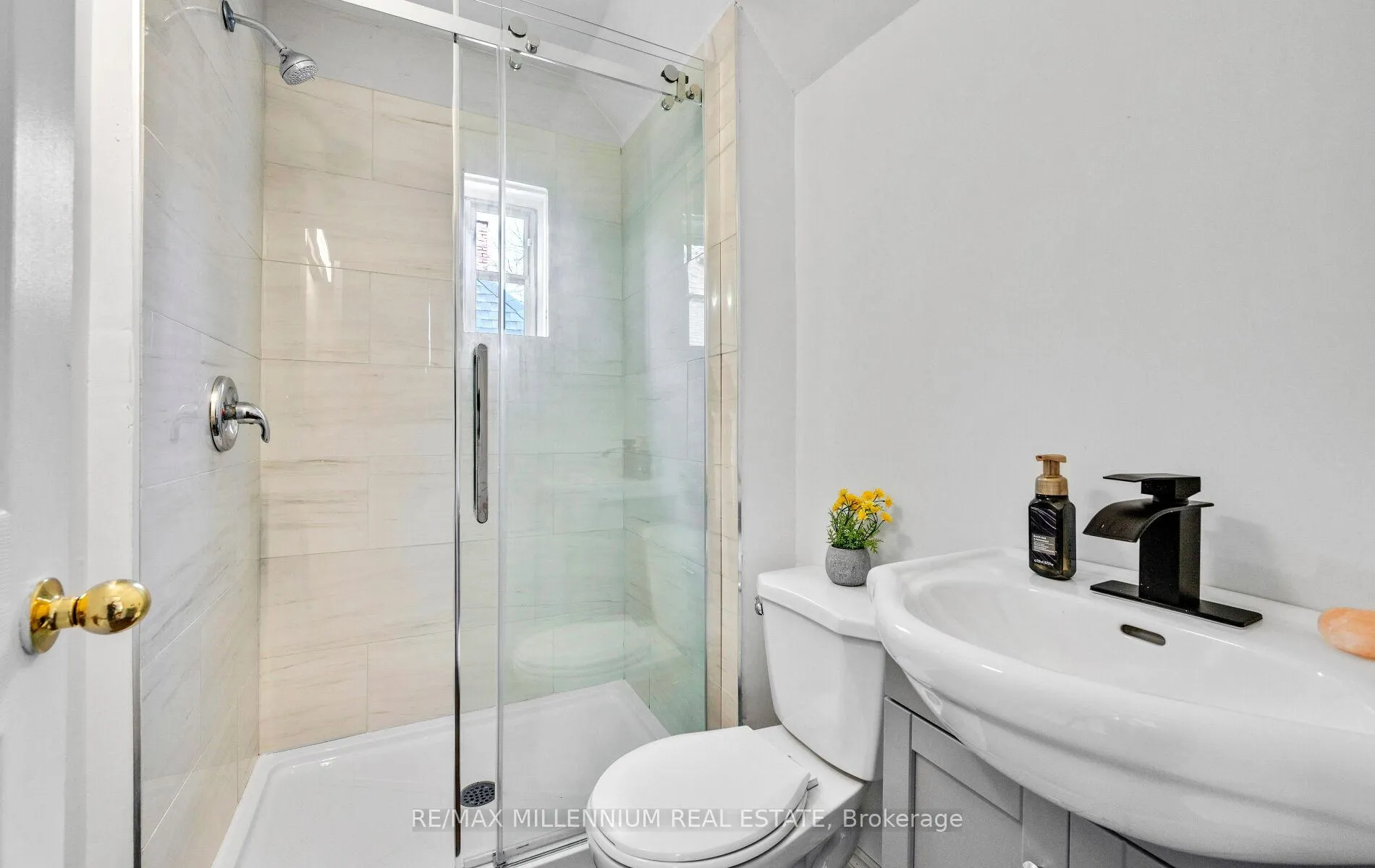 Photo 22 of 10 Rutherford Avenue, Hamilton, St. Clair — HOMEH