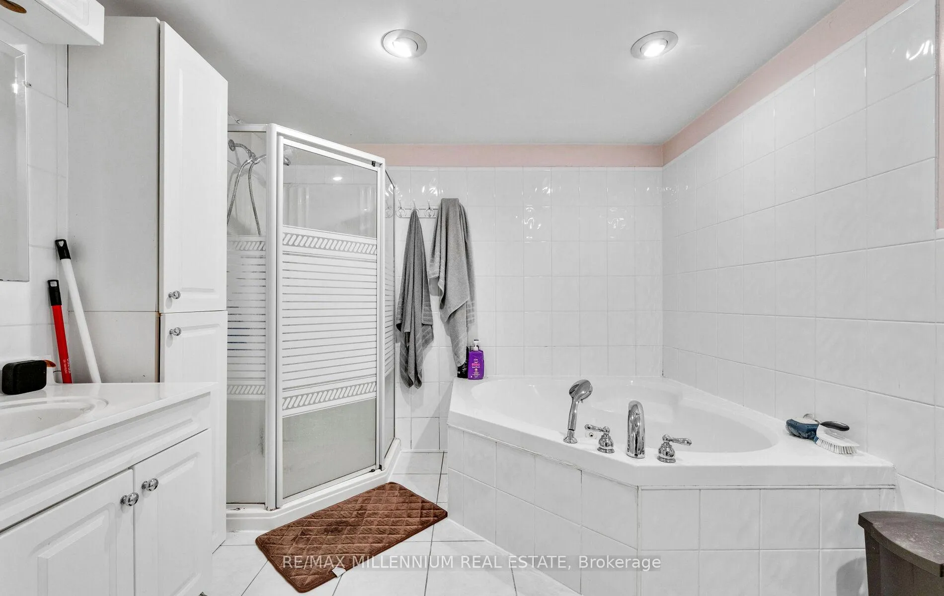 Photo 23 of 10 Rutherford Avenue, Hamilton, St. Clair — HOMEH