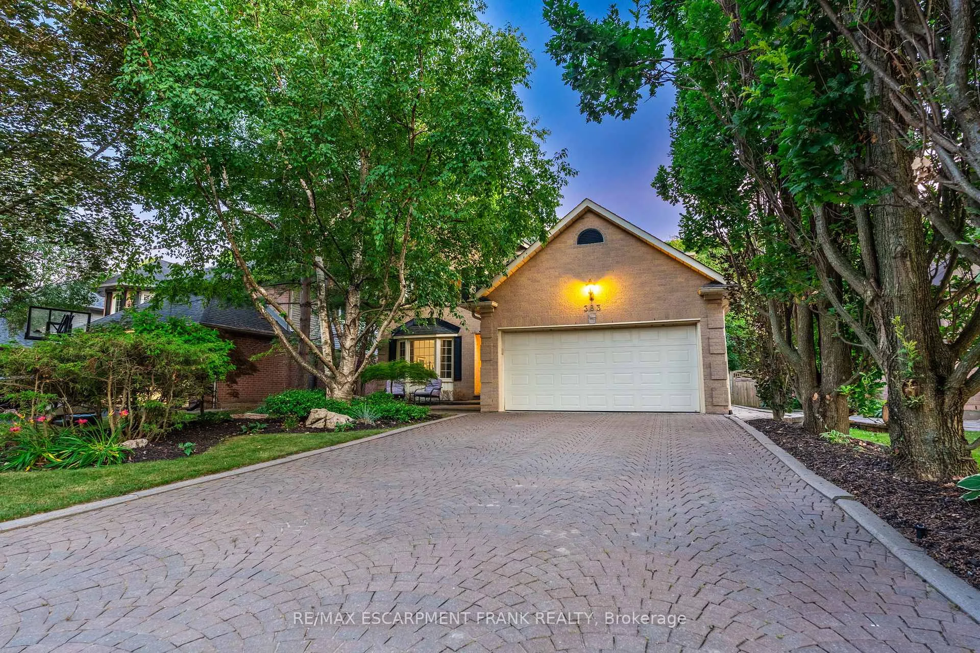 Photo 1 of 383 Devonshire Terrace, Hamilton, Ancaster — HOMEH