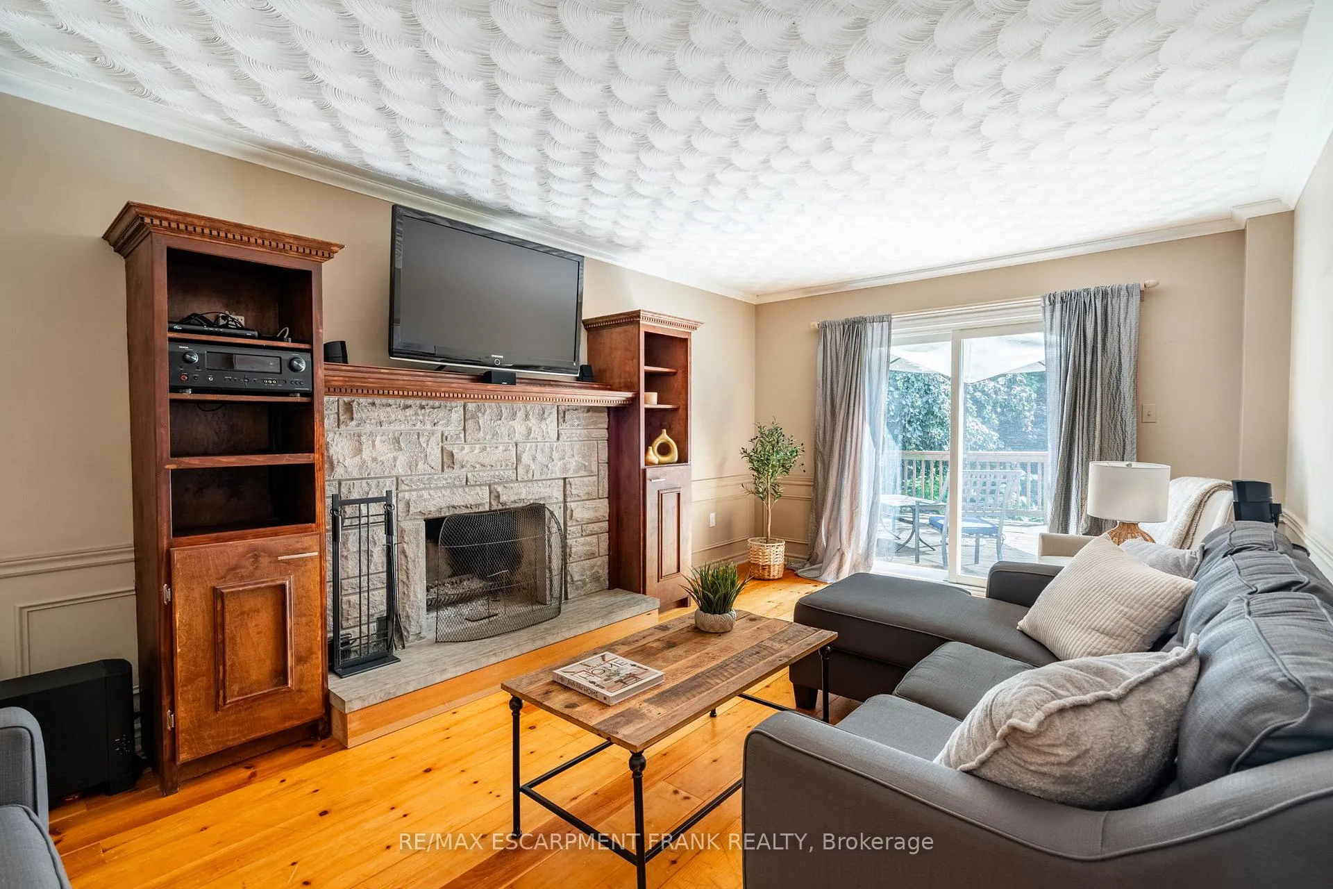 Photo 8 of 383 Devonshire Terrace, Hamilton, Ancaster — HOMEH