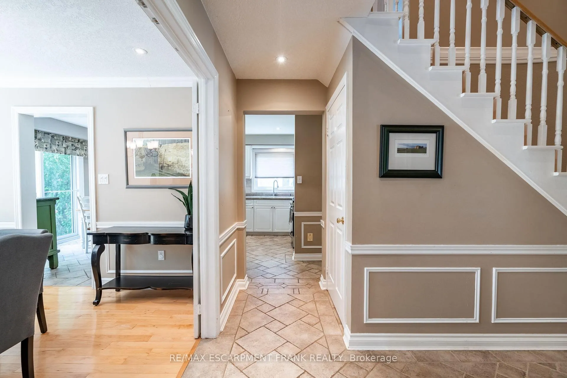 Photo 10 of 383 Devonshire Terrace, Hamilton, Ancaster — HOMEH