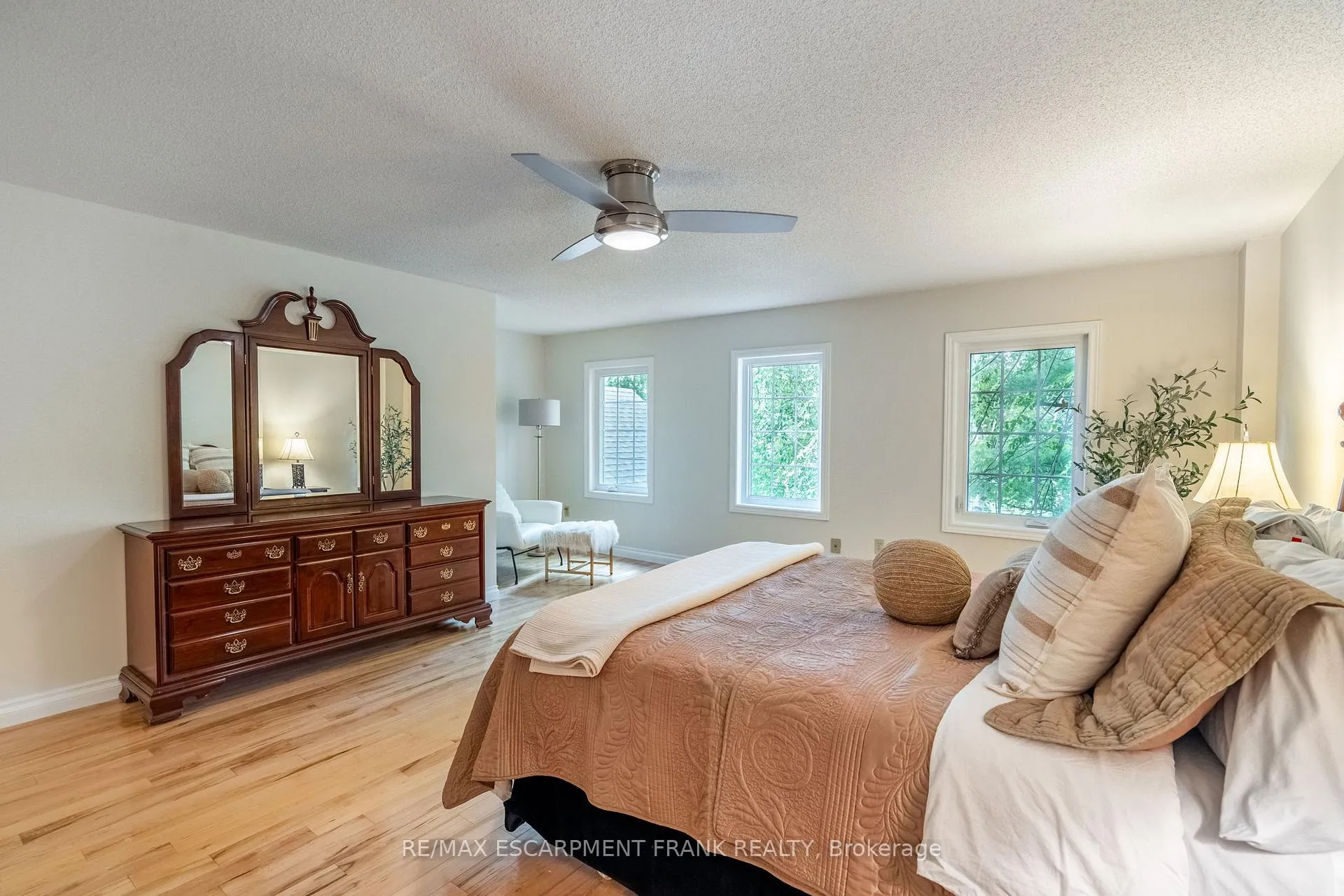 Photo 22 of 383 Devonshire Terrace, Hamilton, Ancaster — HOMEH