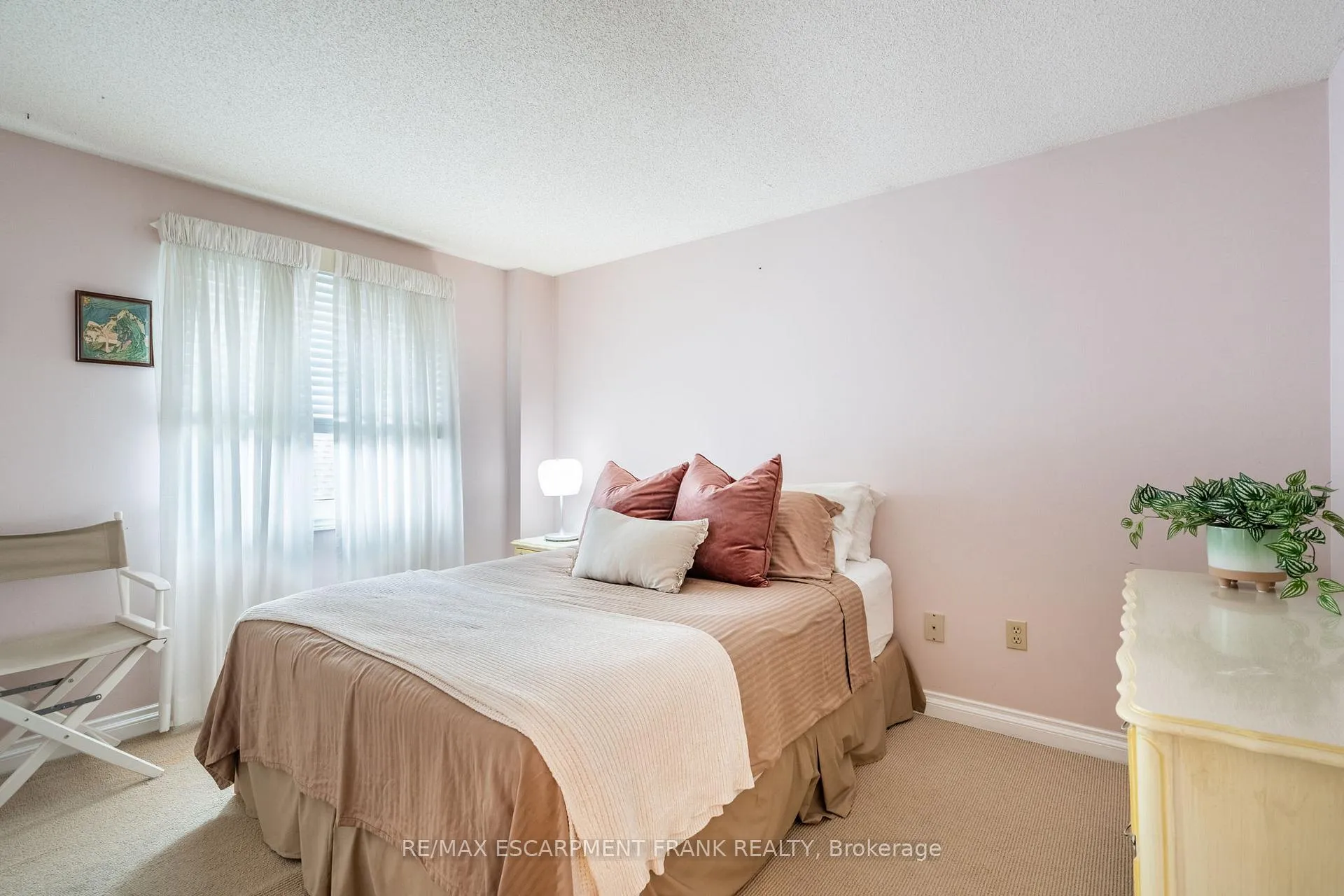 Photo 34 of 383 Devonshire Terrace, Hamilton, Ancaster — HOMEH