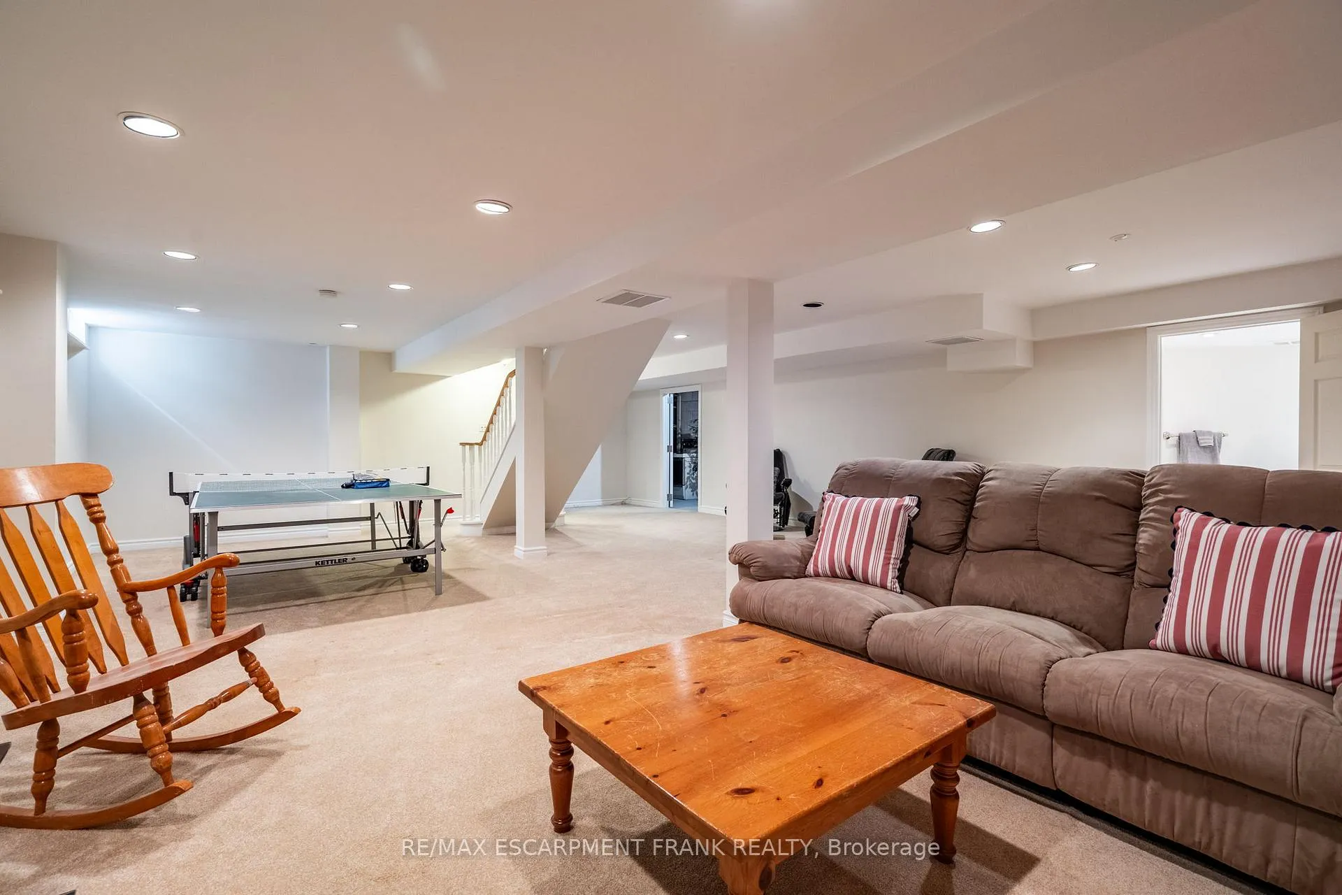 Photo 40 of 383 Devonshire Terrace, Hamilton, Ancaster — HOMEH