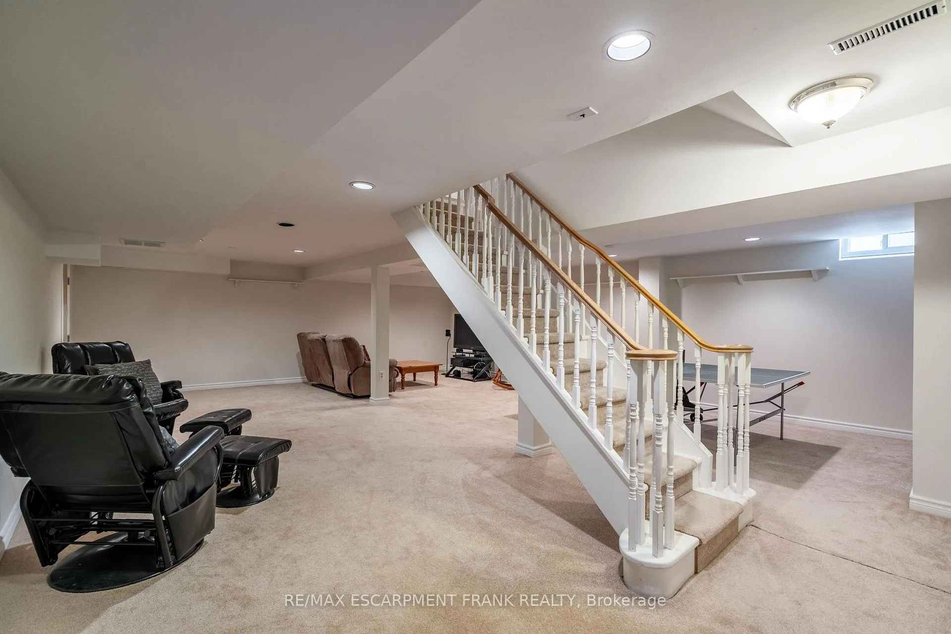 Photo 41 of 383 Devonshire Terrace, Hamilton, Ancaster — HOMEH