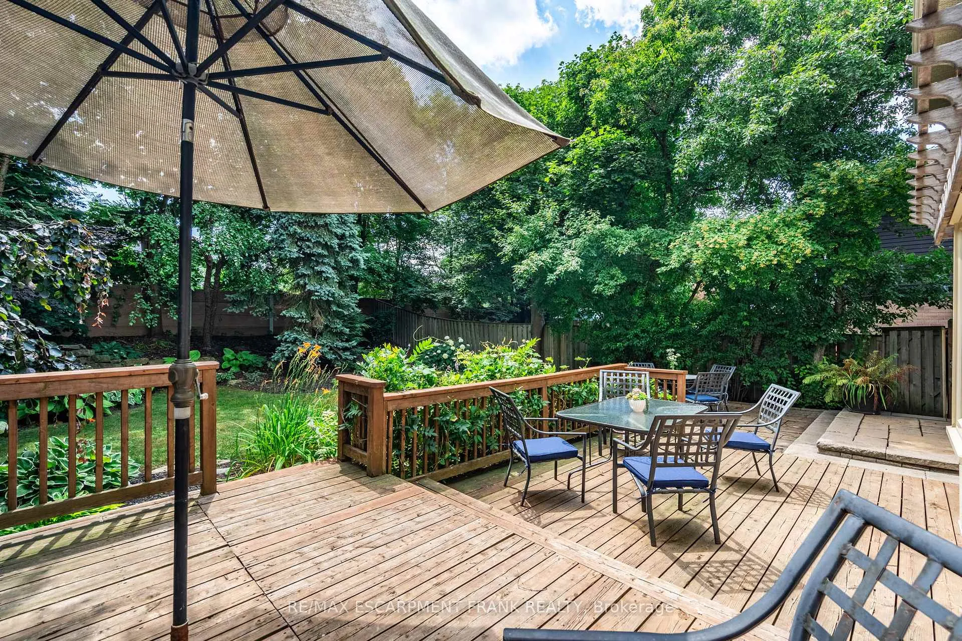 Photo 43 of 383 Devonshire Terrace, Hamilton, Ancaster — HOMEH