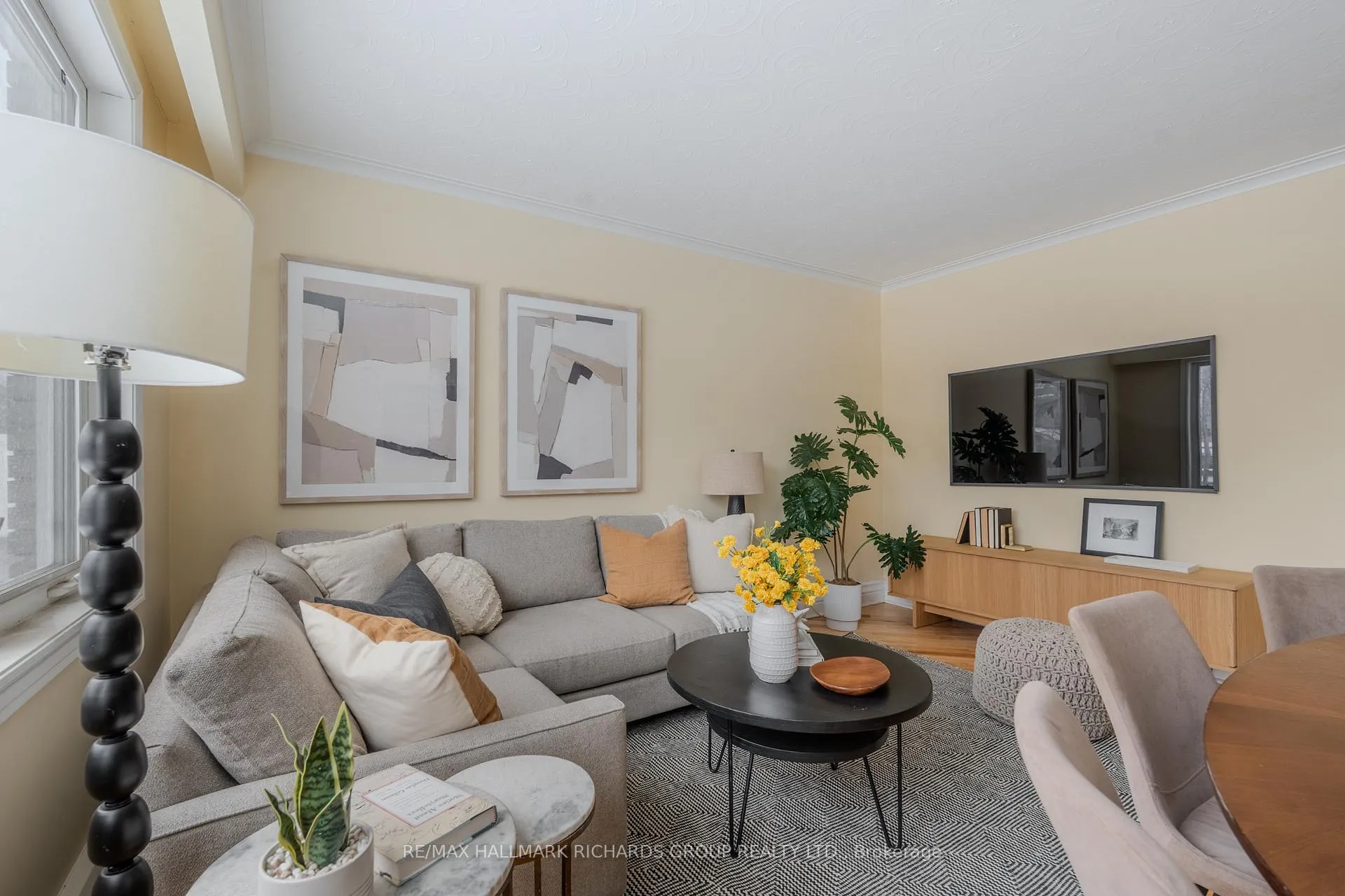 Photo 4 of 35 Swanwick Avenue, Toronto, East End-Danforth — HOMEH