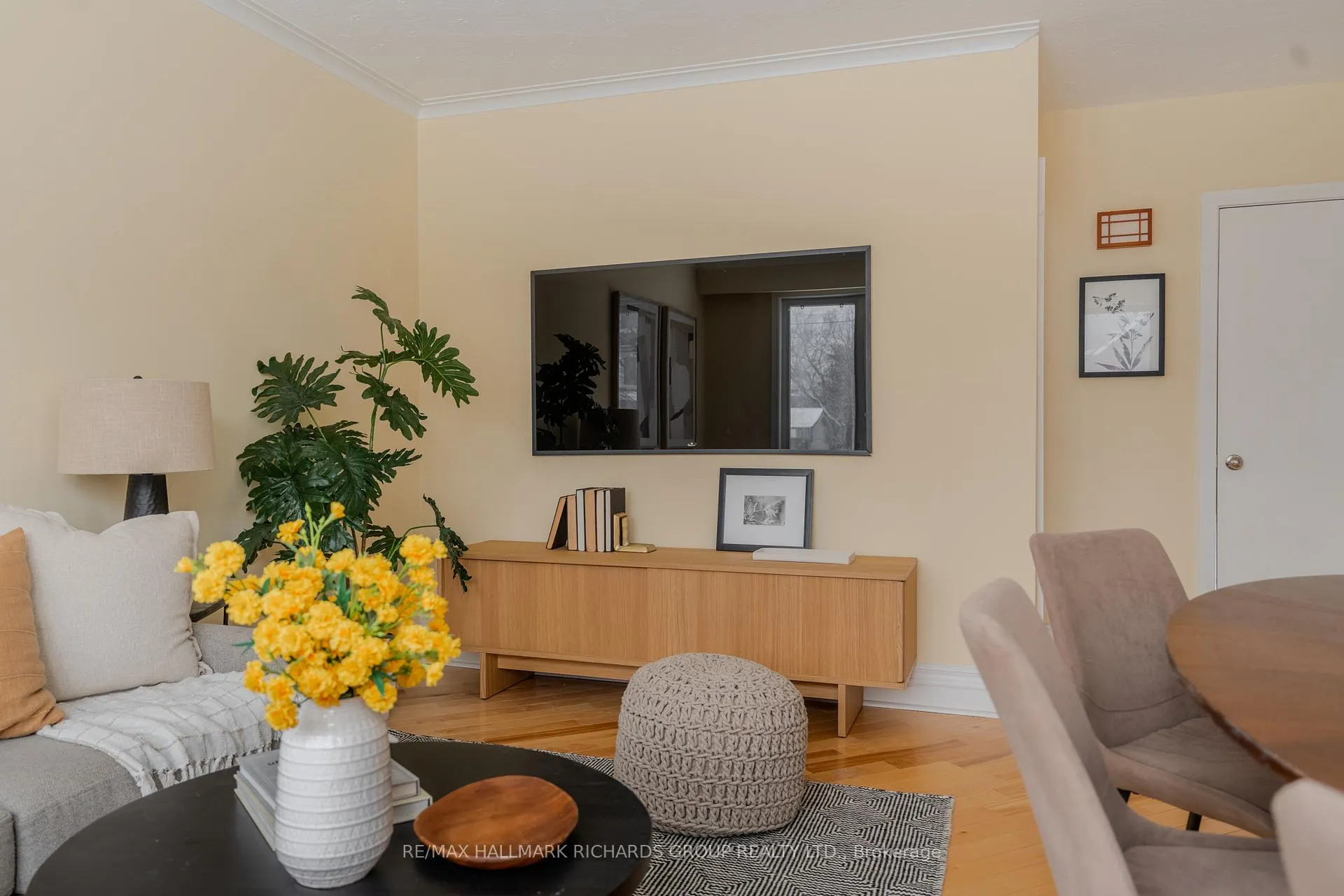 Photo 5 of 35 Swanwick Avenue, Toronto, East End-Danforth — HOMEH