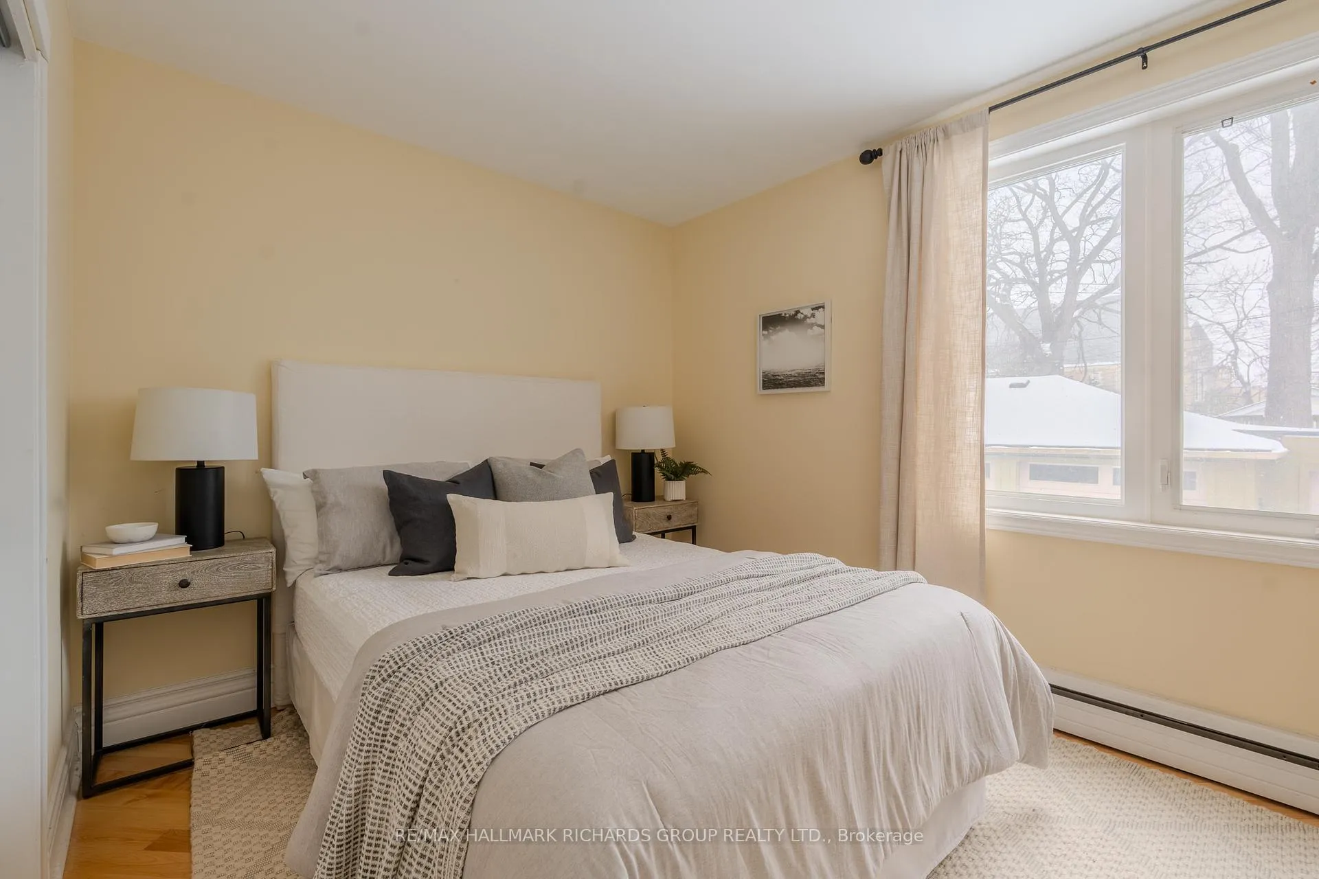 Photo 12 of 35 Swanwick Avenue, Toronto, East End-Danforth — HOMEH