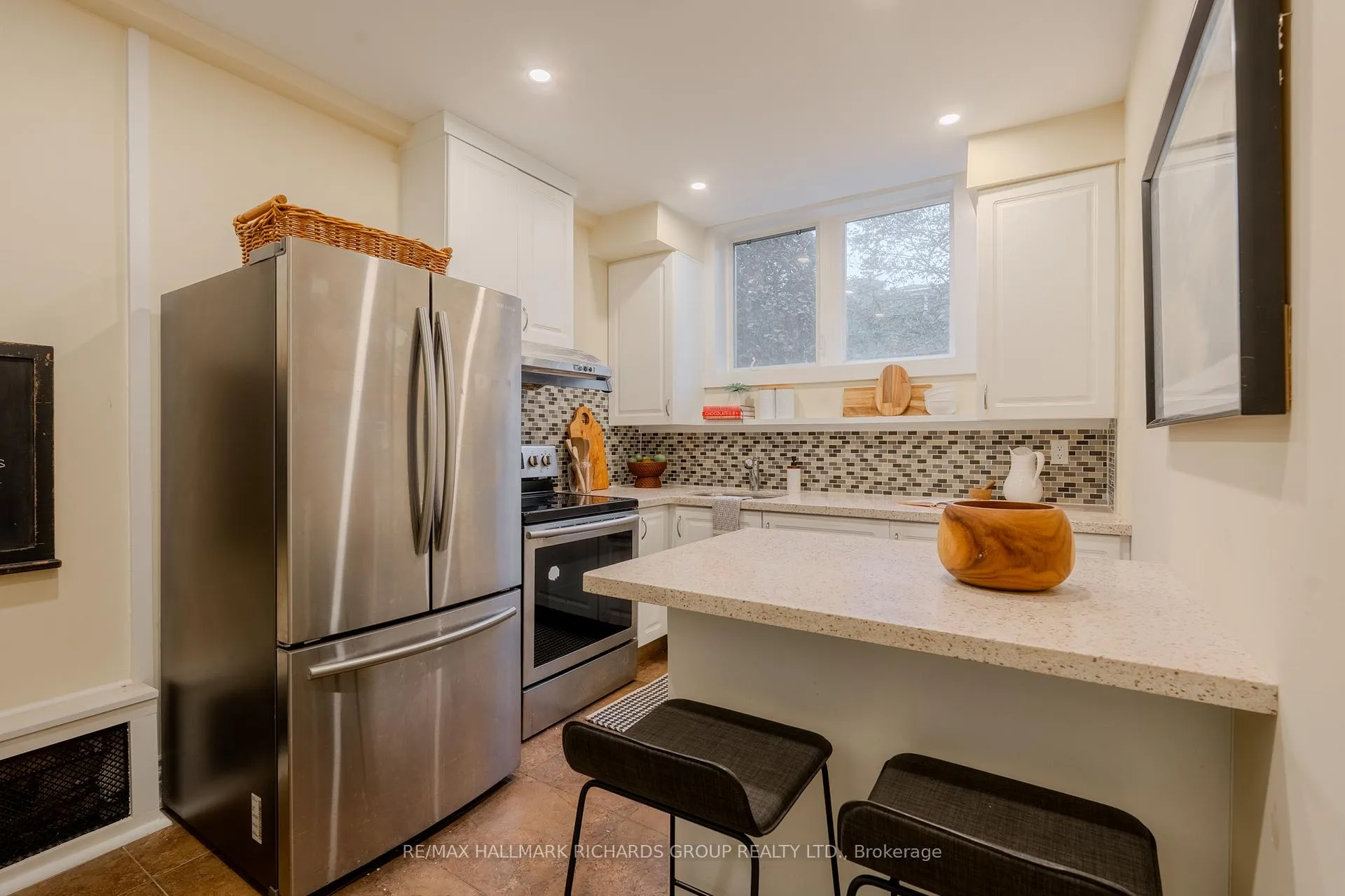 Photo 20 of 35 Swanwick Avenue, Toronto, East End-Danforth — HOMEH