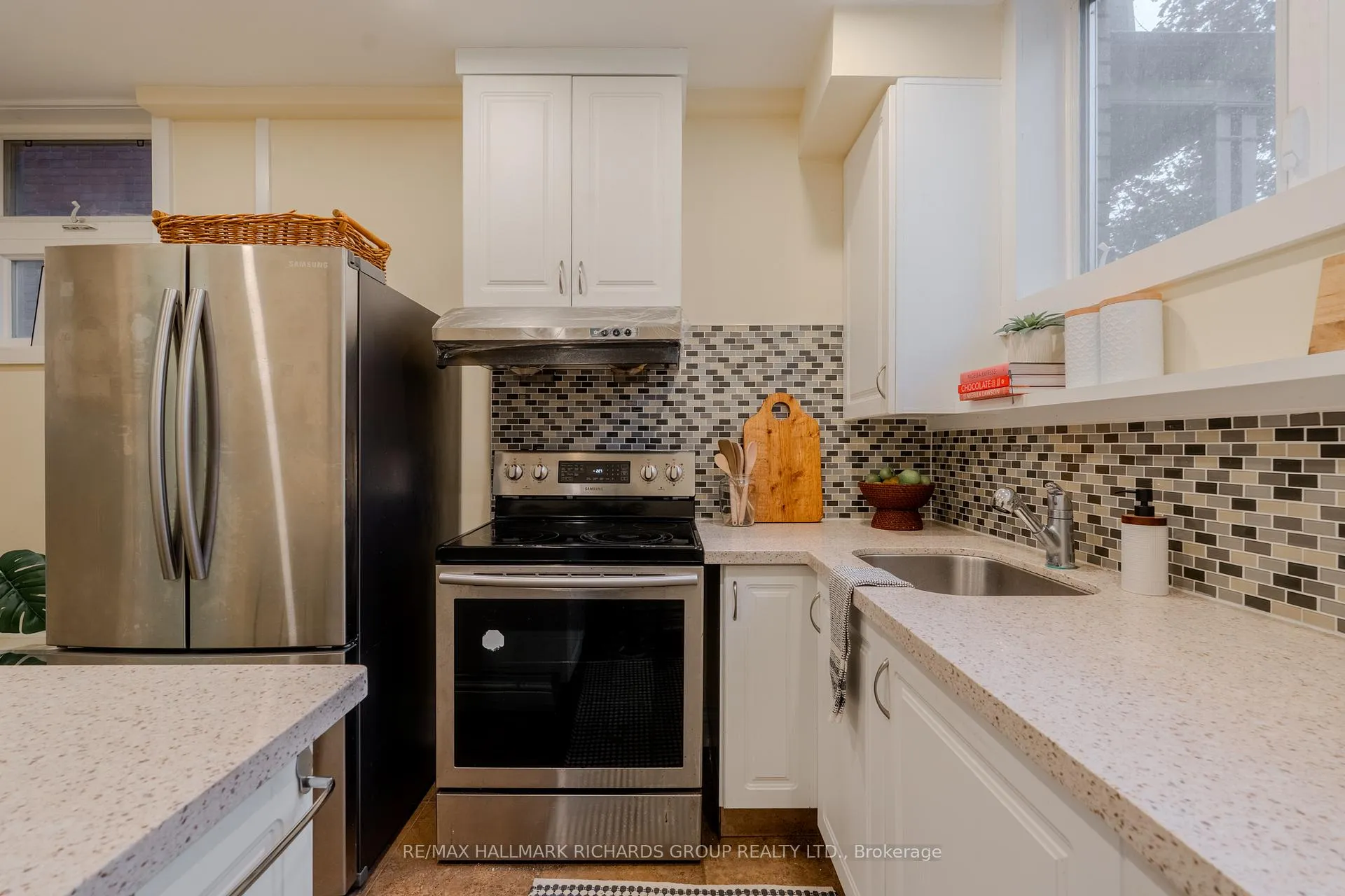 Photo 22 of 35 Swanwick Avenue, Toronto, East End-Danforth — HOMEH