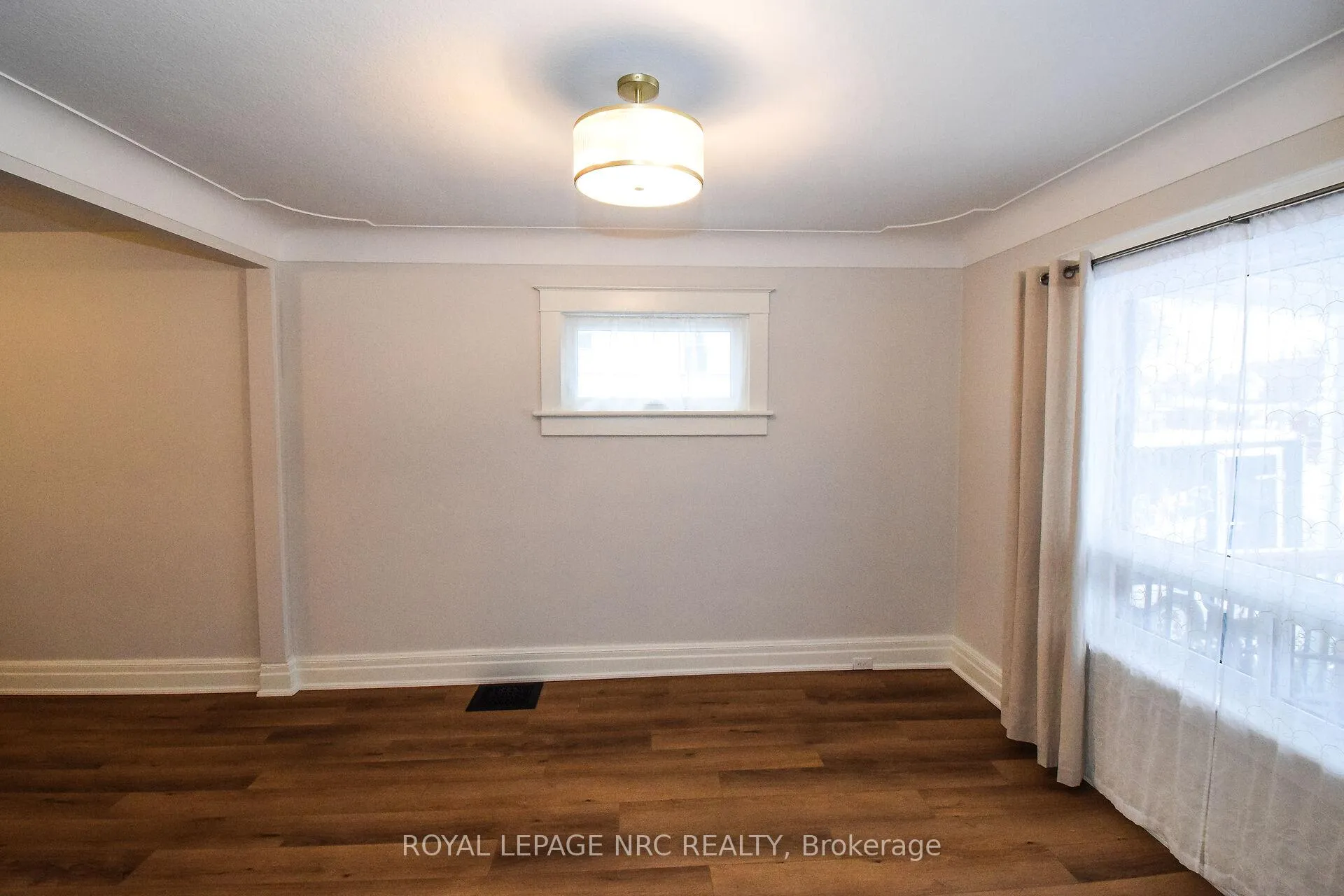 Photo 7 of 5121 Fourth Avenue, Niagara Falls, Cherrywood — HOMEH