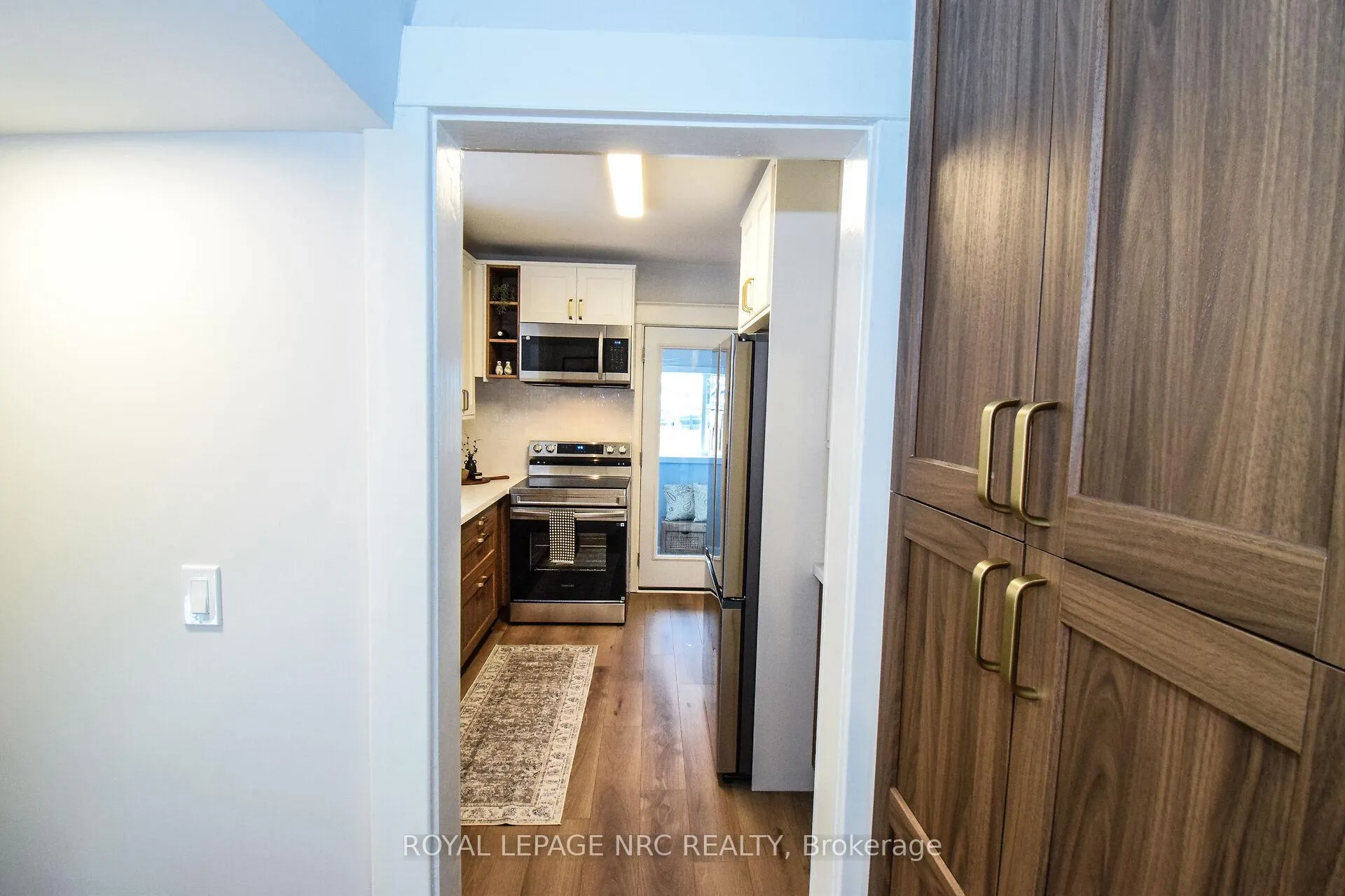 Photo 11 of 5121 Fourth Avenue, Niagara Falls, Cherrywood — HOMEH
