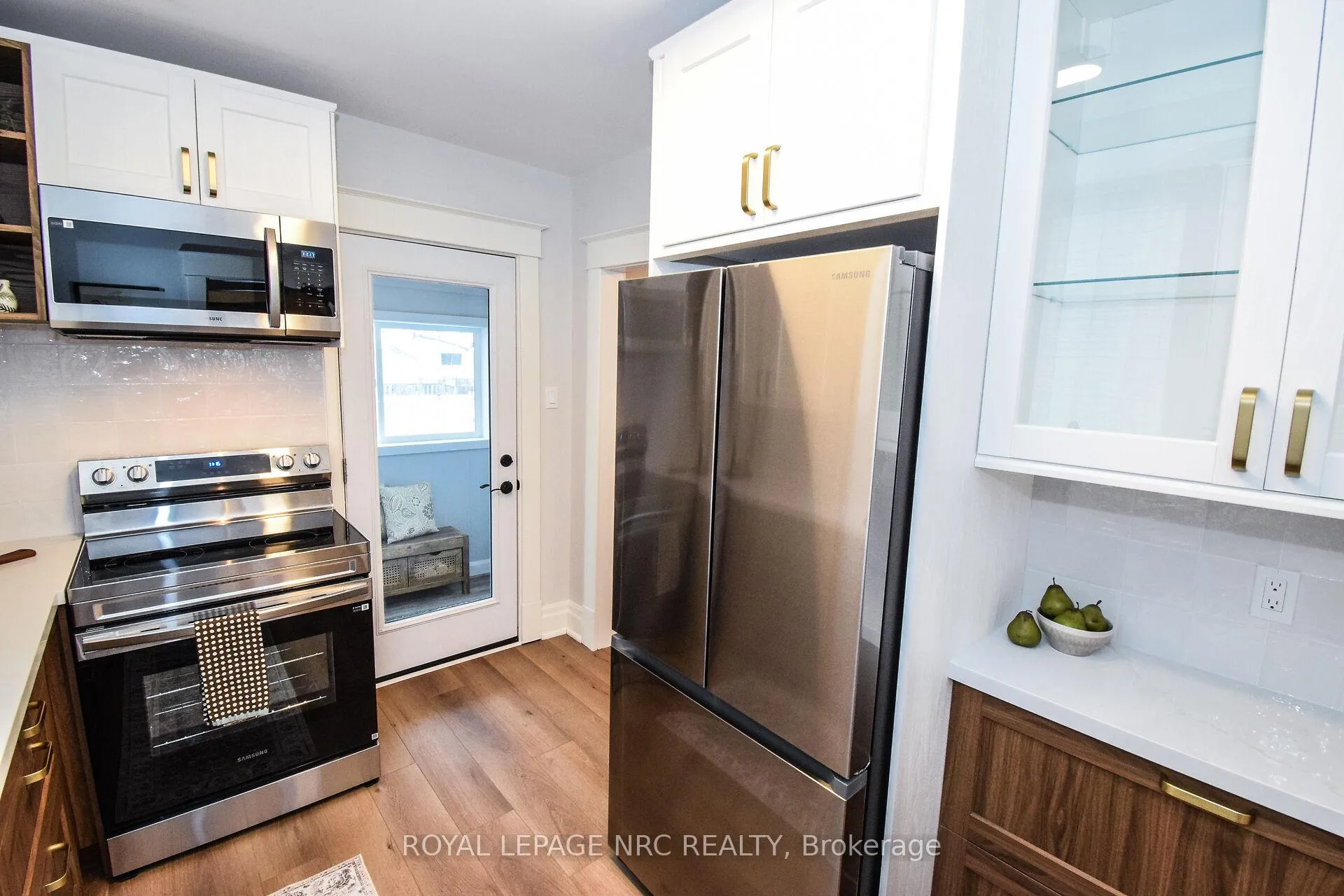 Photo 16 of 5121 Fourth Avenue, Niagara Falls, Cherrywood — HOMEH