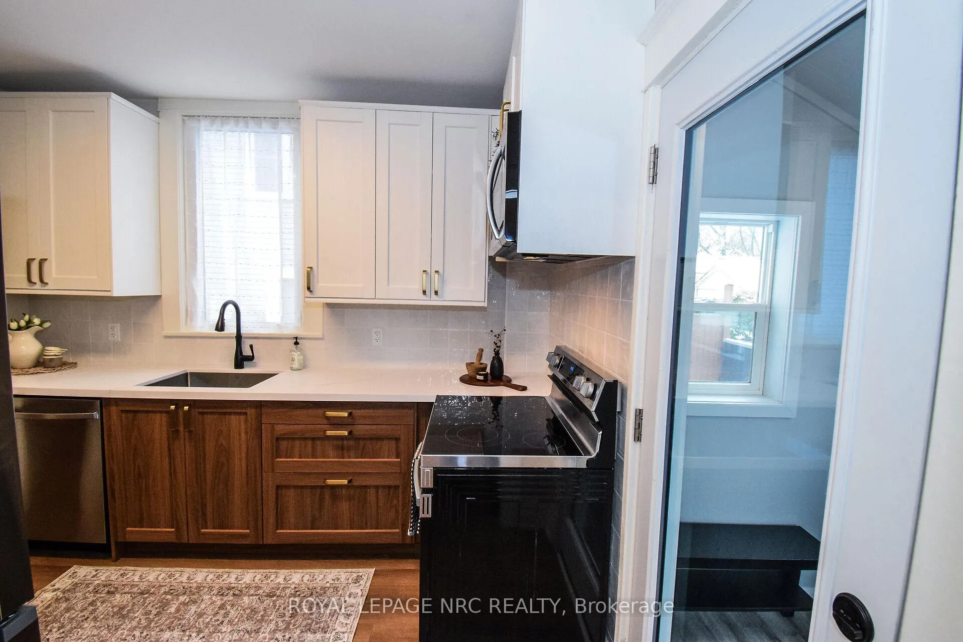 Photo 17 of 5121 Fourth Avenue, Niagara Falls, Cherrywood — HOMEH