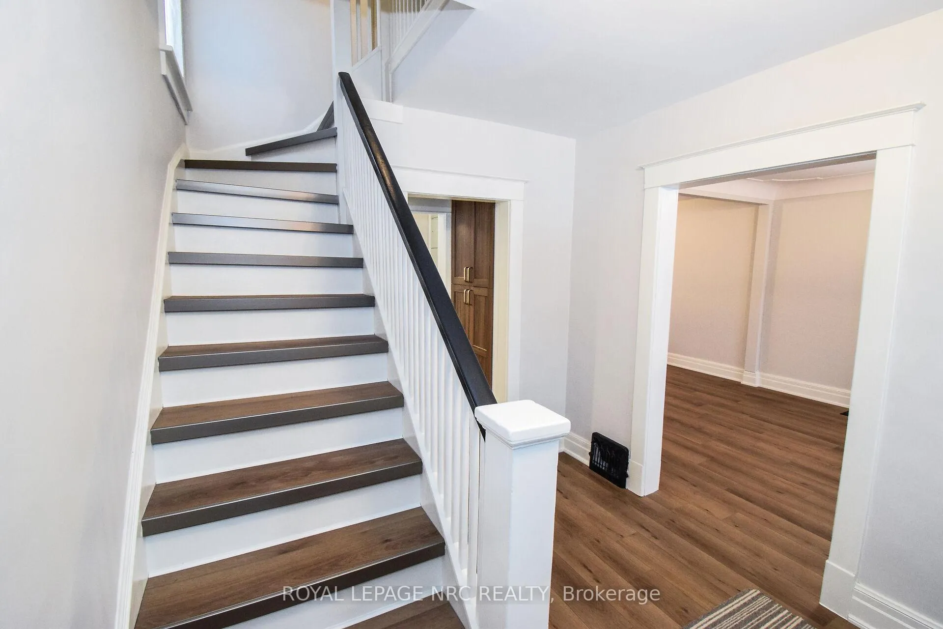 Photo 25 of 5121 Fourth Avenue, Niagara Falls, Cherrywood — HOMEH