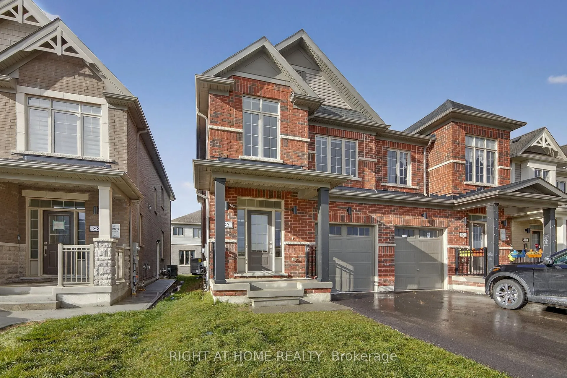 Photo 2 of 86 West Oak Trail, Barrie, Rural Barrie Southeast — HOMEH
