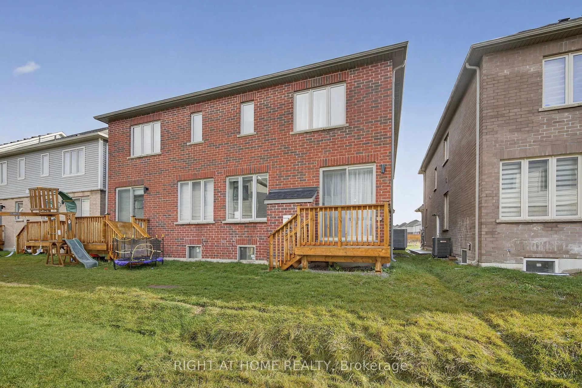 Photo 26 of 86 West Oak Trail, Barrie, Rural Barrie Southeast — HOMEH