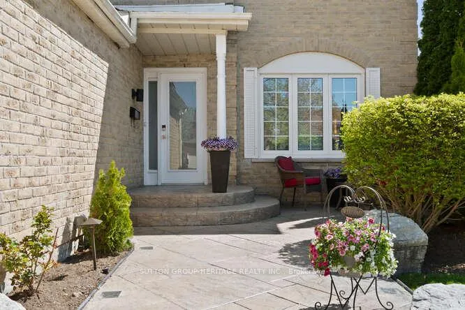 Photo 3 of 629 Foxwood Trail, Pickering, Amberlea — HOMEH