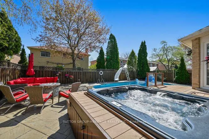 Photo 33 of 629 Foxwood Trail, Pickering, Amberlea — HOMEH