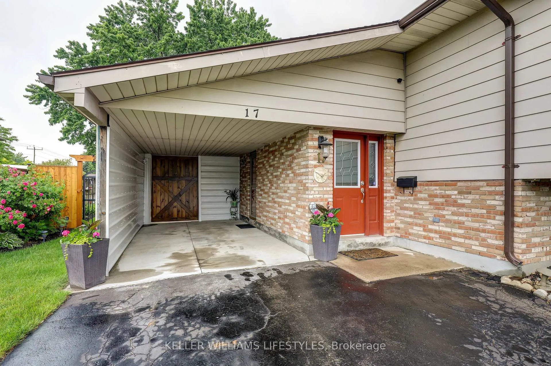 Photo 3 of 17 Sharpe Drive, Strathroy-Caradoc, SW — HOMEH